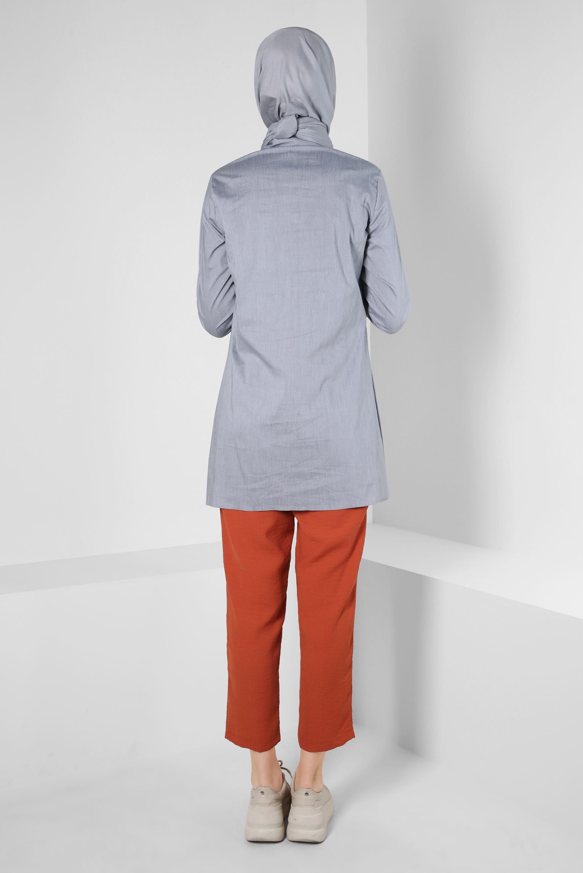 Tesettür giyim GRİ NAKIŞ DETAYLI DÜĞMELİ TUNİK 41754-1 