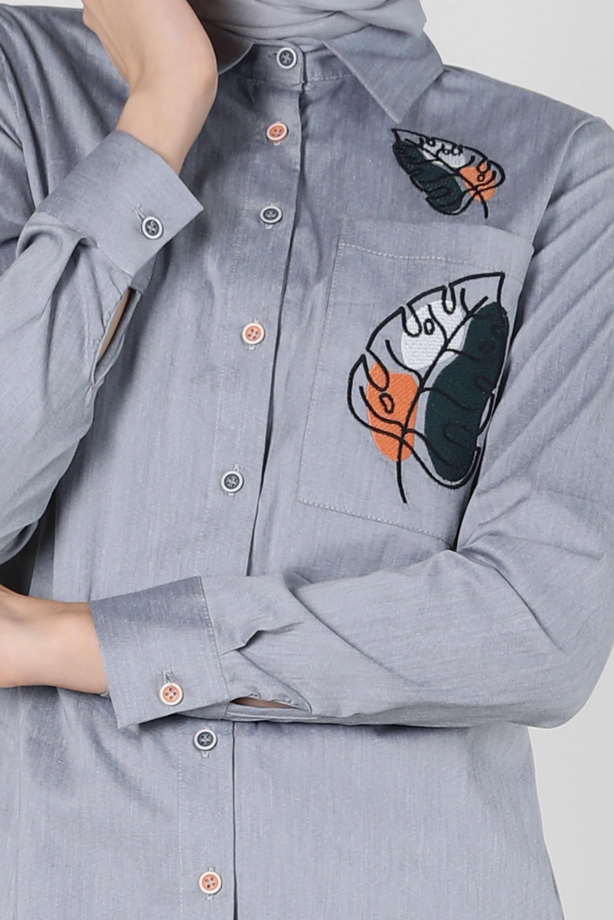 Tesettür giyim GRİ NAKIŞ DETAYLI DÜĞMELİ TUNİK 41754-1 