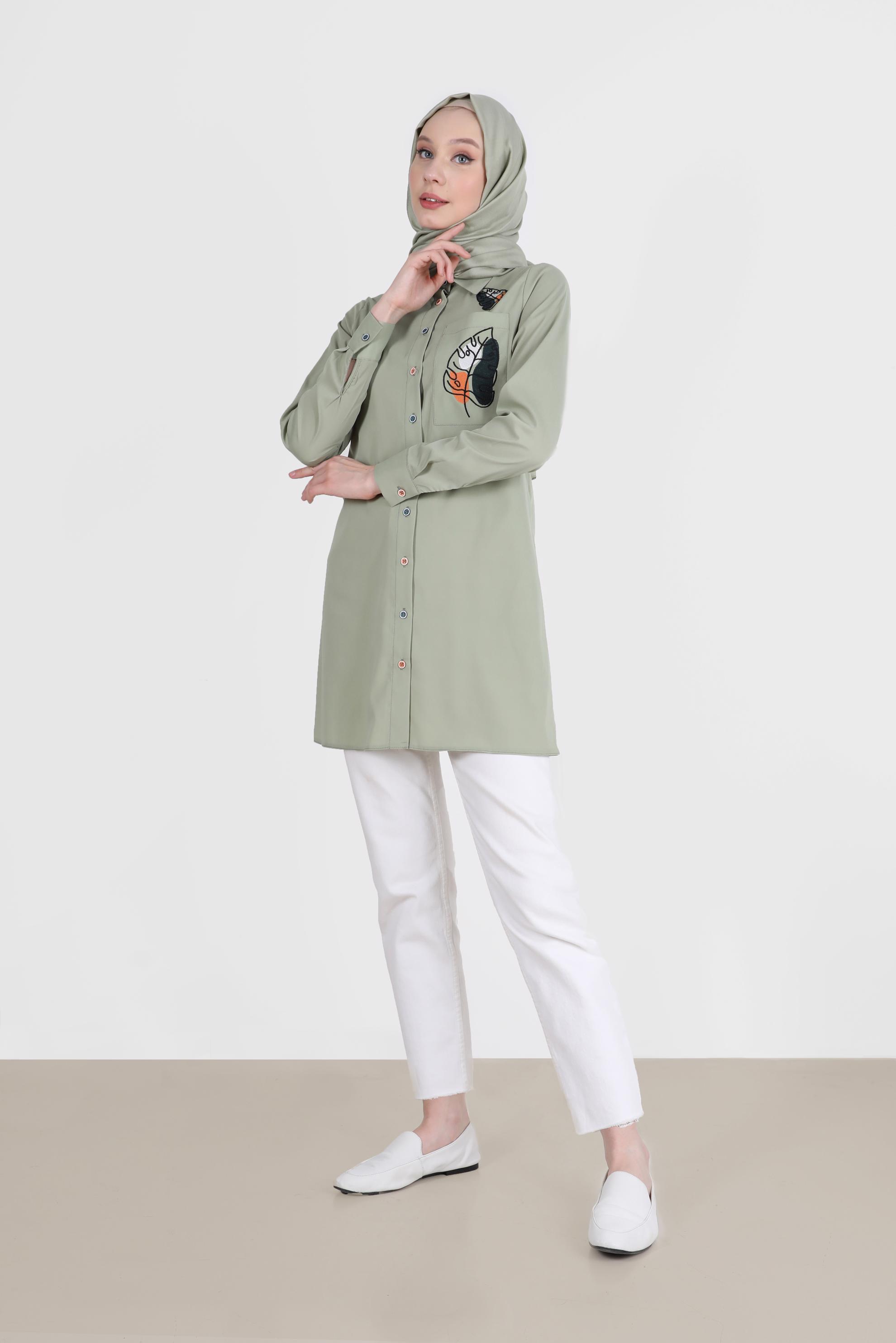 Tesettür giyim YEŞİL NAKIŞ DETAYLI DÜĞMELİ TUNİK 41754 