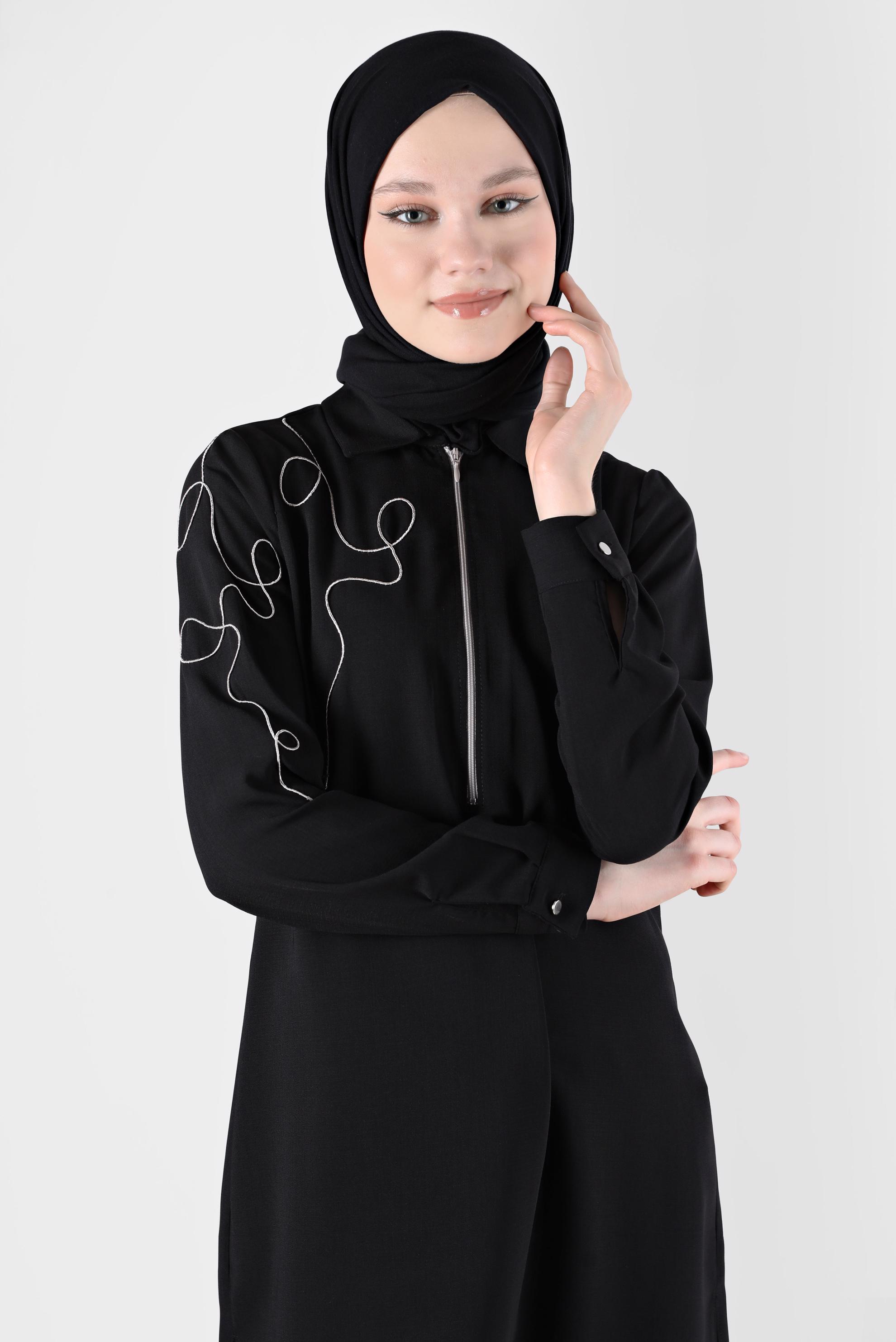 Tesettür giyim SİYAH NAKIŞ DETAYLI FERMUARLI TUNİK 41758 