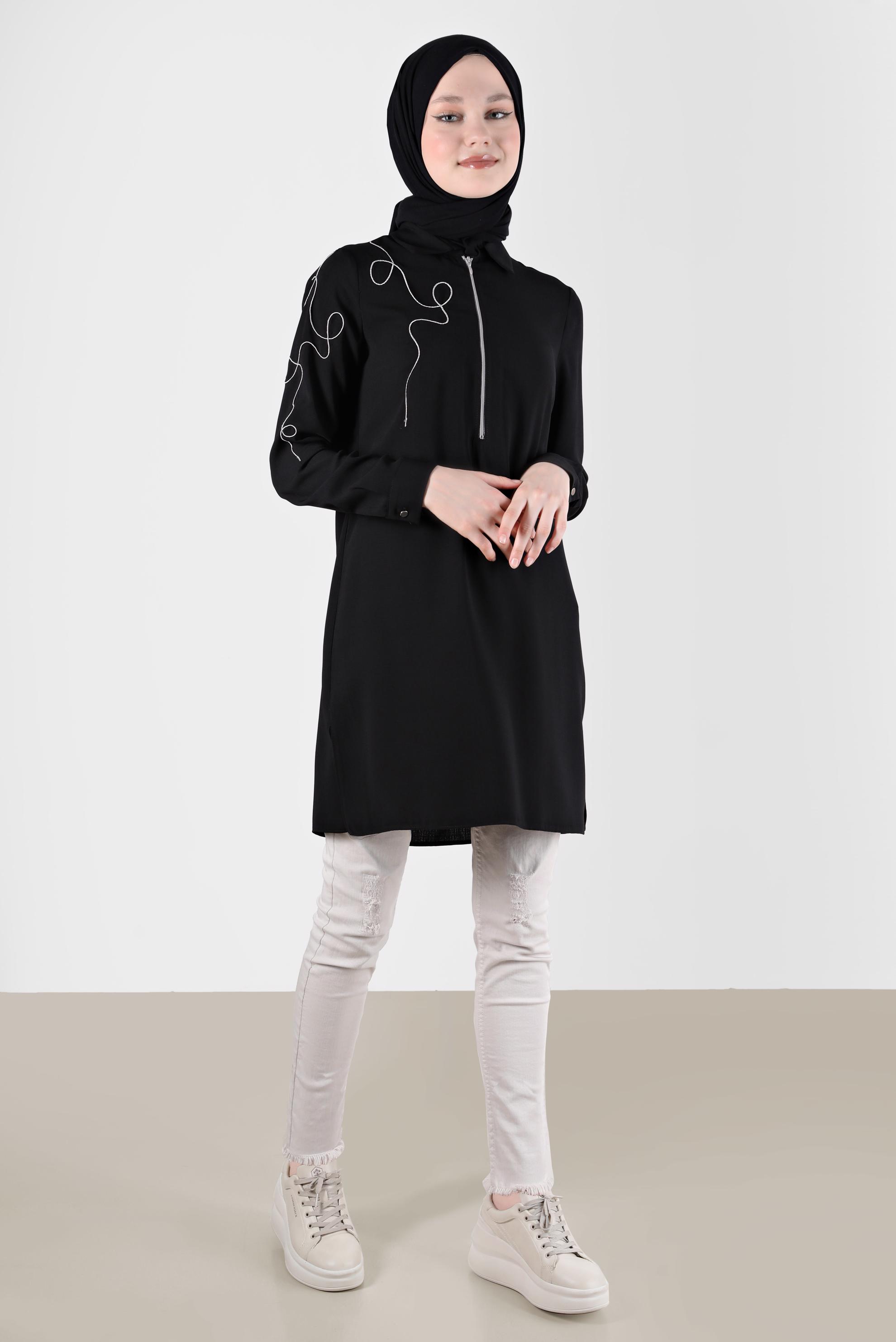 Tesettür giyim SİYAH NAKIŞ DETAYLI FERMUARLI TUNİK 41758 