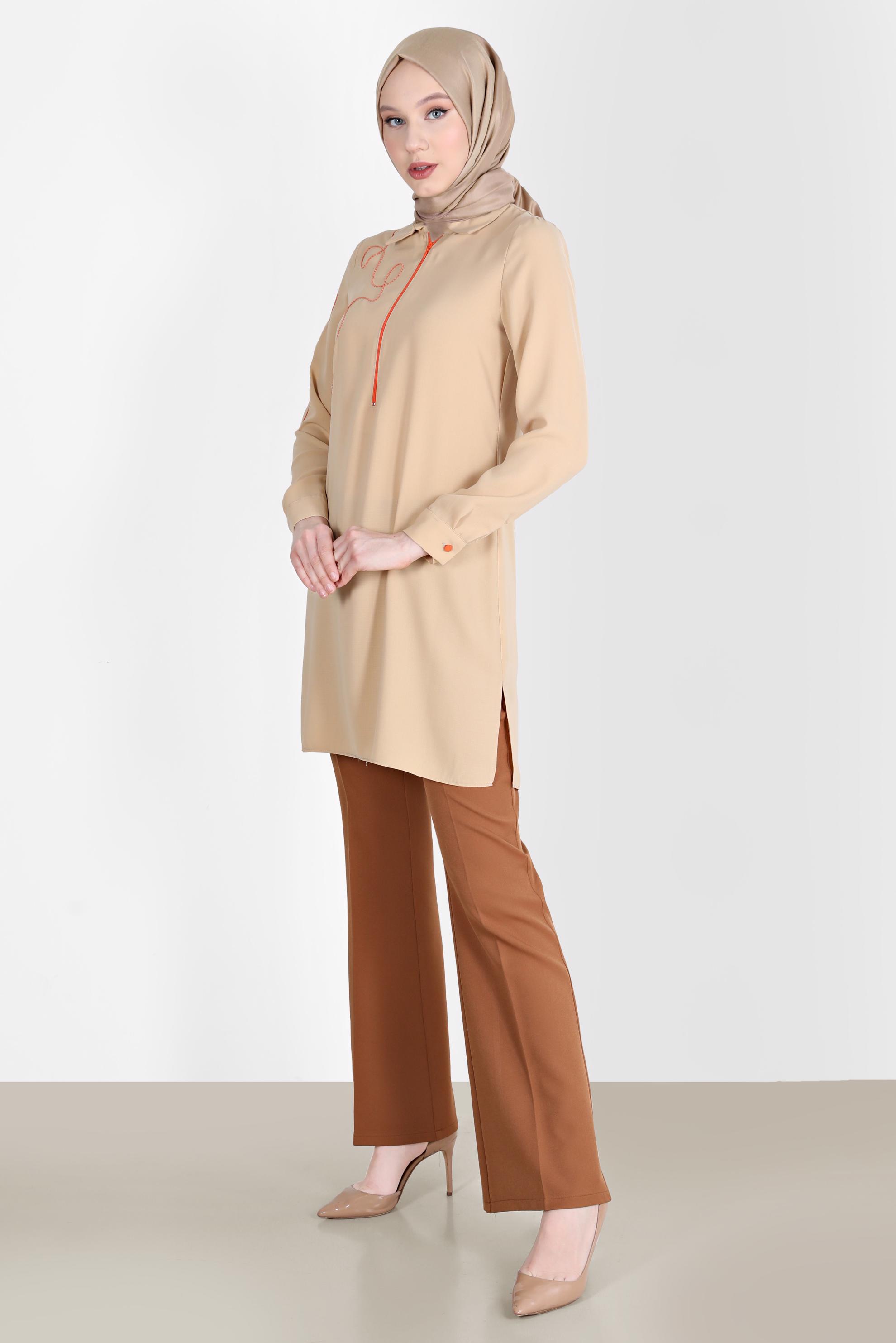 Tesettür giyim BEJ NAKIŞ DETAYLI FERMUARLI TUNİK 41758 