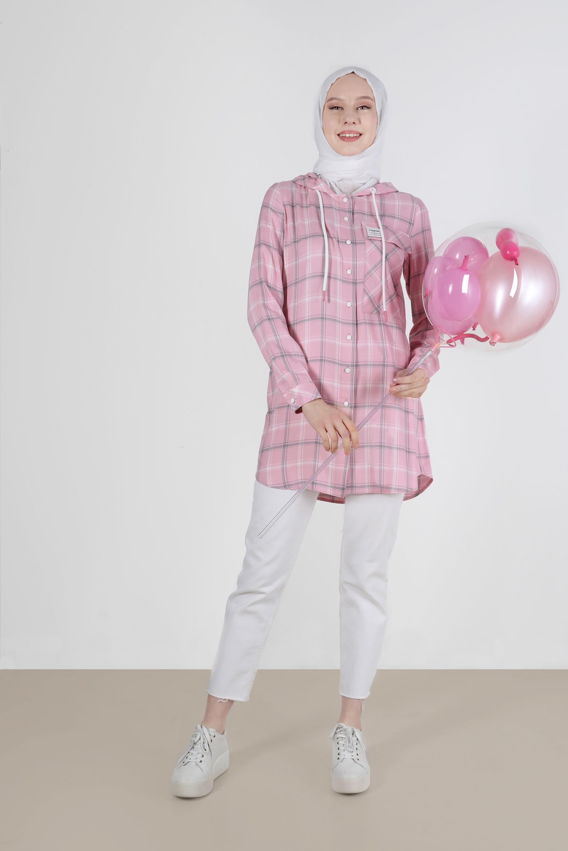 Tesettür giyim PEMBE KAPÜŞONLU ÇITÇITLI EKOSE TUNİK 41767 