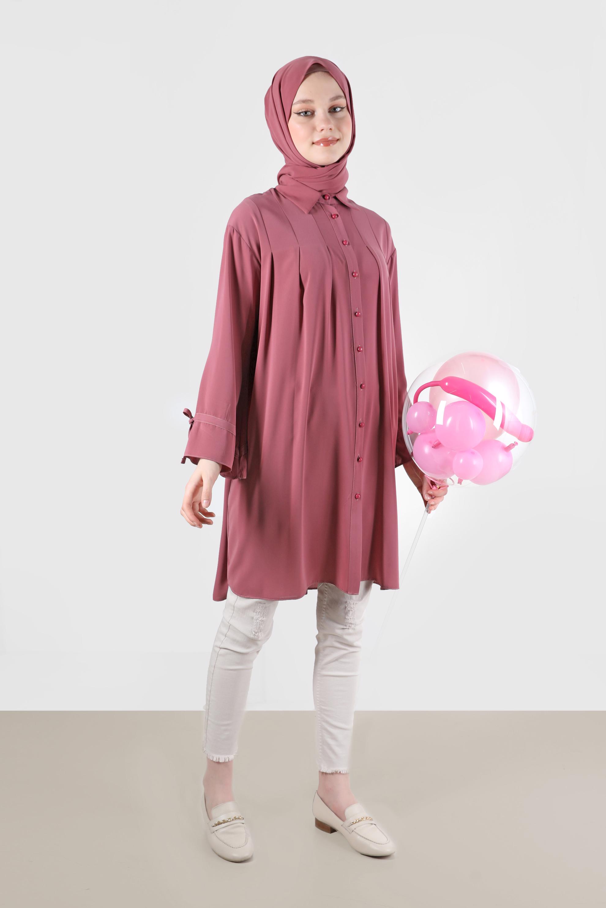Tesettür giyim PEMBE PİLE DETAYLI İNCİ DÜĞMELİ TUNİK 42502 