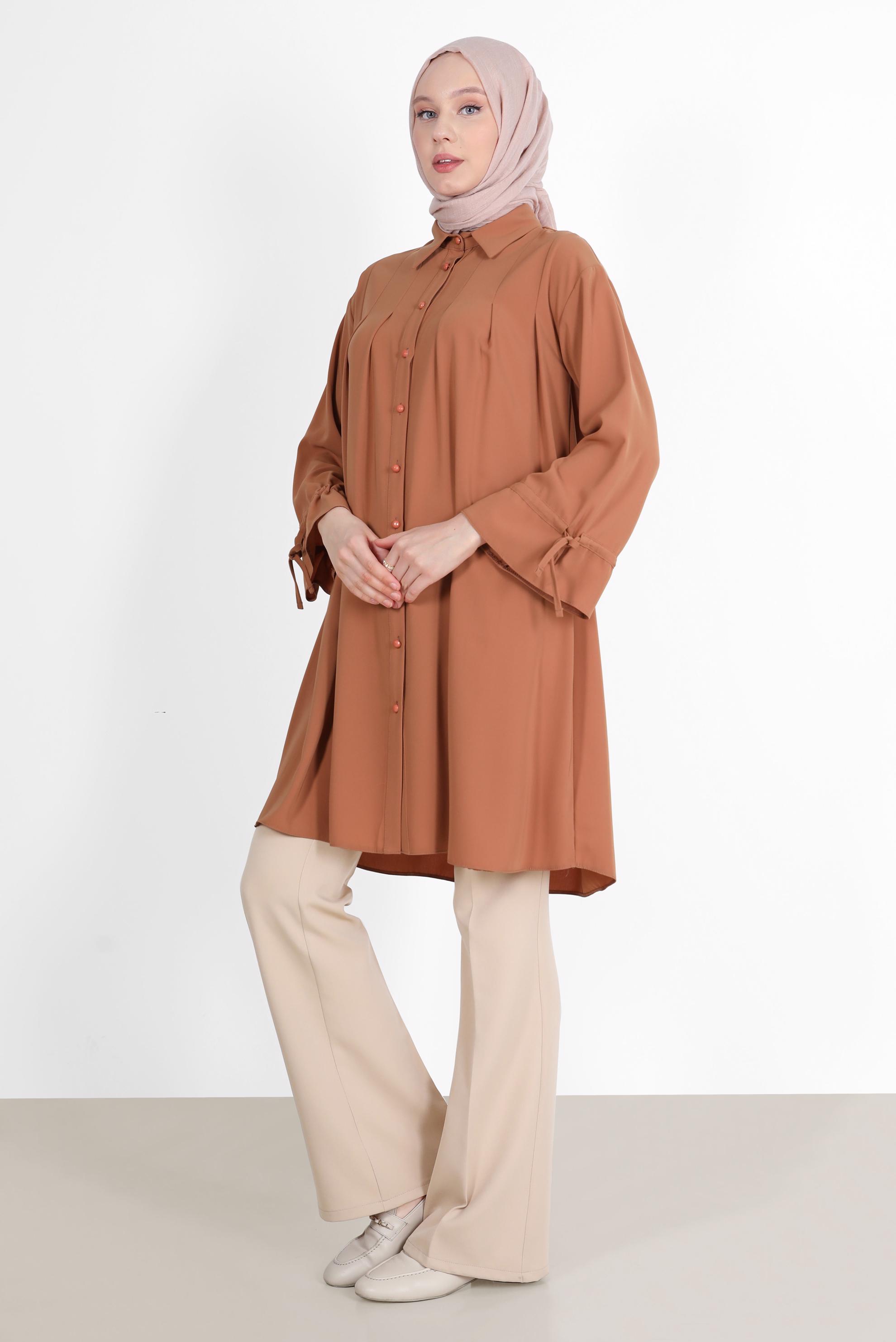 Tesettür giyim KAHVE PİLE DETAYLI İNCİ DÜĞMELİ TUNİK 42502 