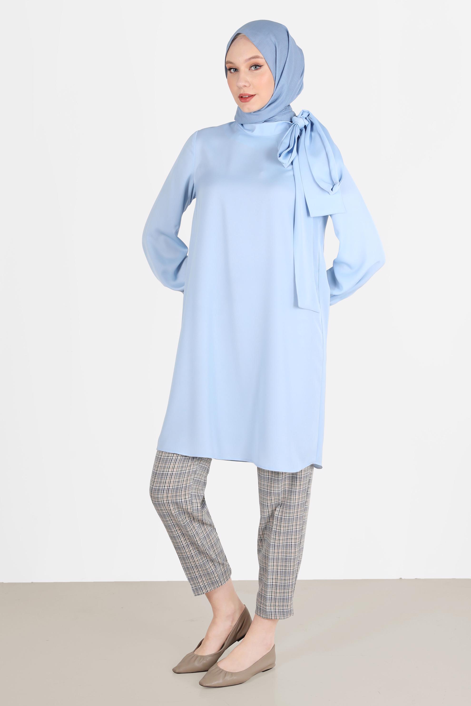 Tesettür giyim MAVİ BAĞLAMA DETAYLI FERMUARLI SATEN TUNİK 42507	