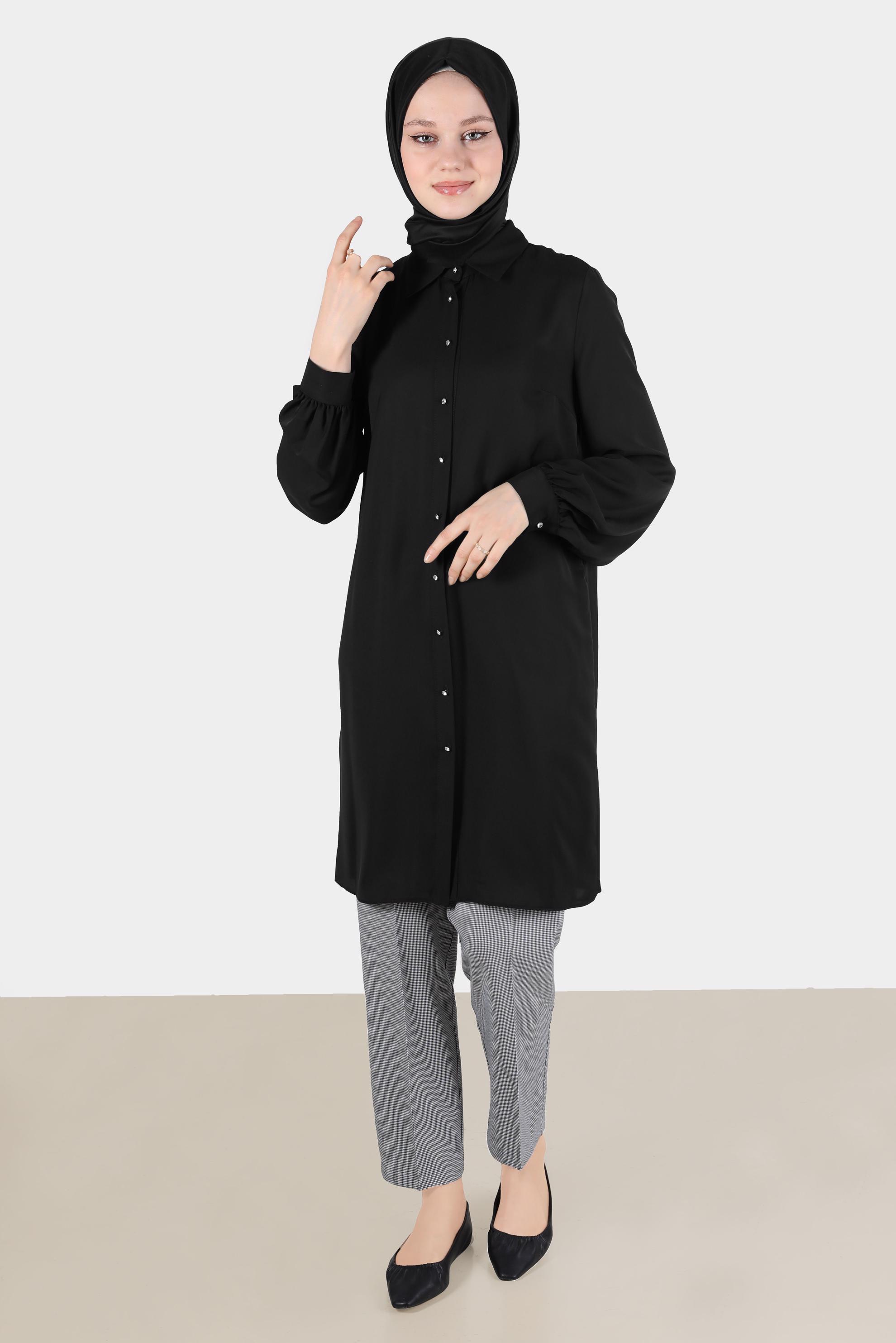 Tesettür giyim SİYAH ARKASI PİLE DETAYLI TUNİK 42520 