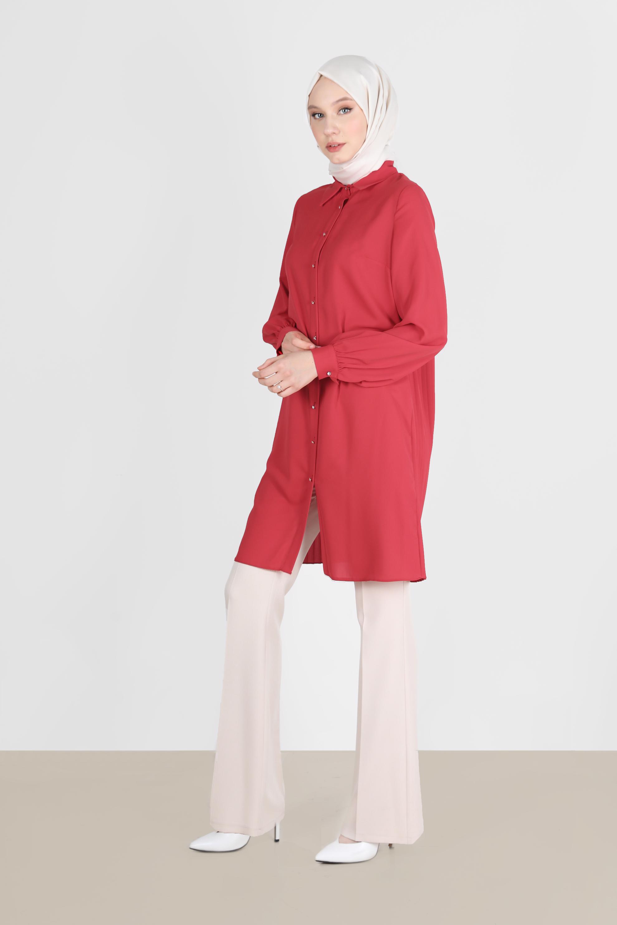 Tesettür giyim KIRMIZI ARKASI PİLE DETAYLI TUNİK 42520 