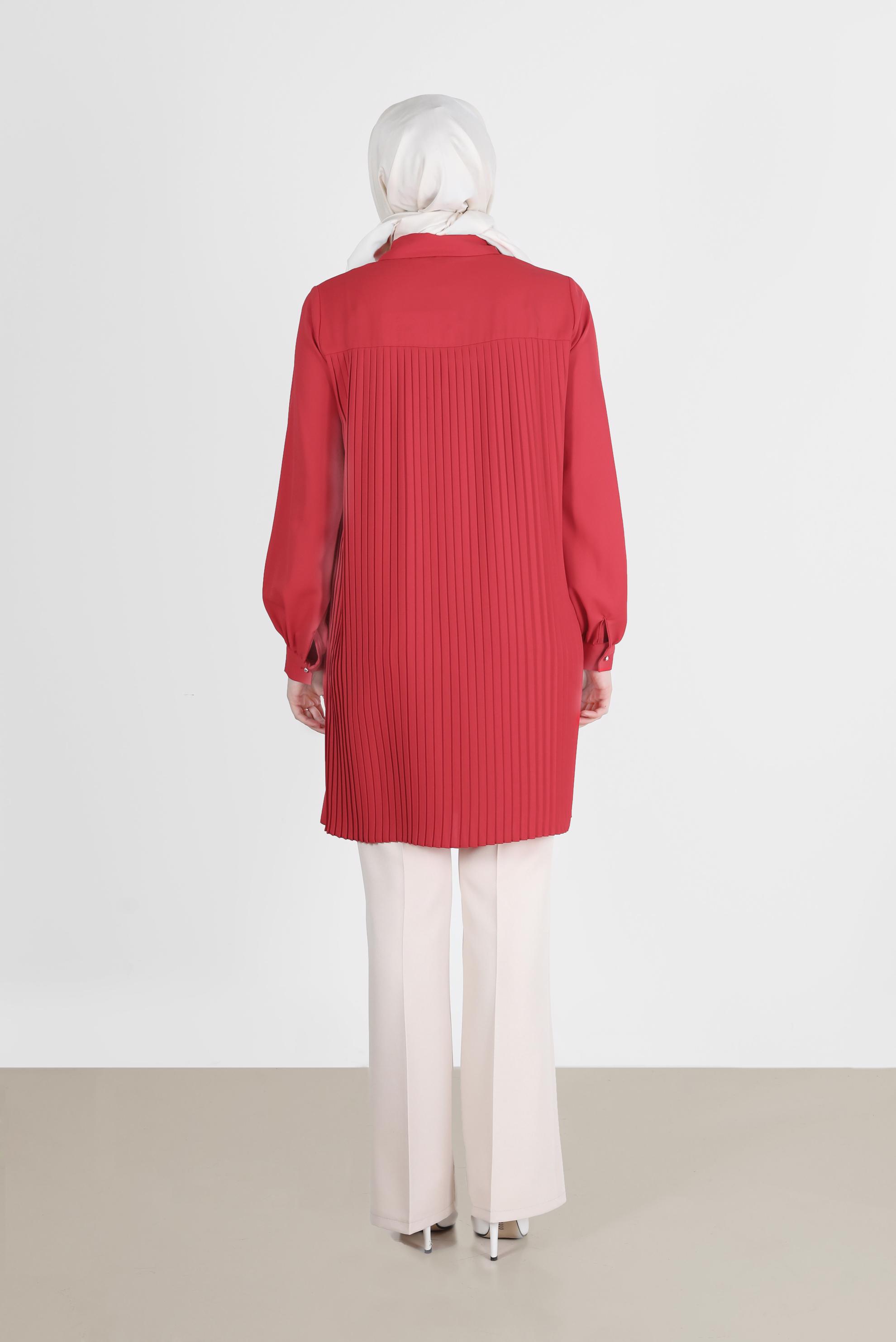 Tesettür giyim KIRMIZI ARKASI PİLE DETAYLI TUNİK 42520 