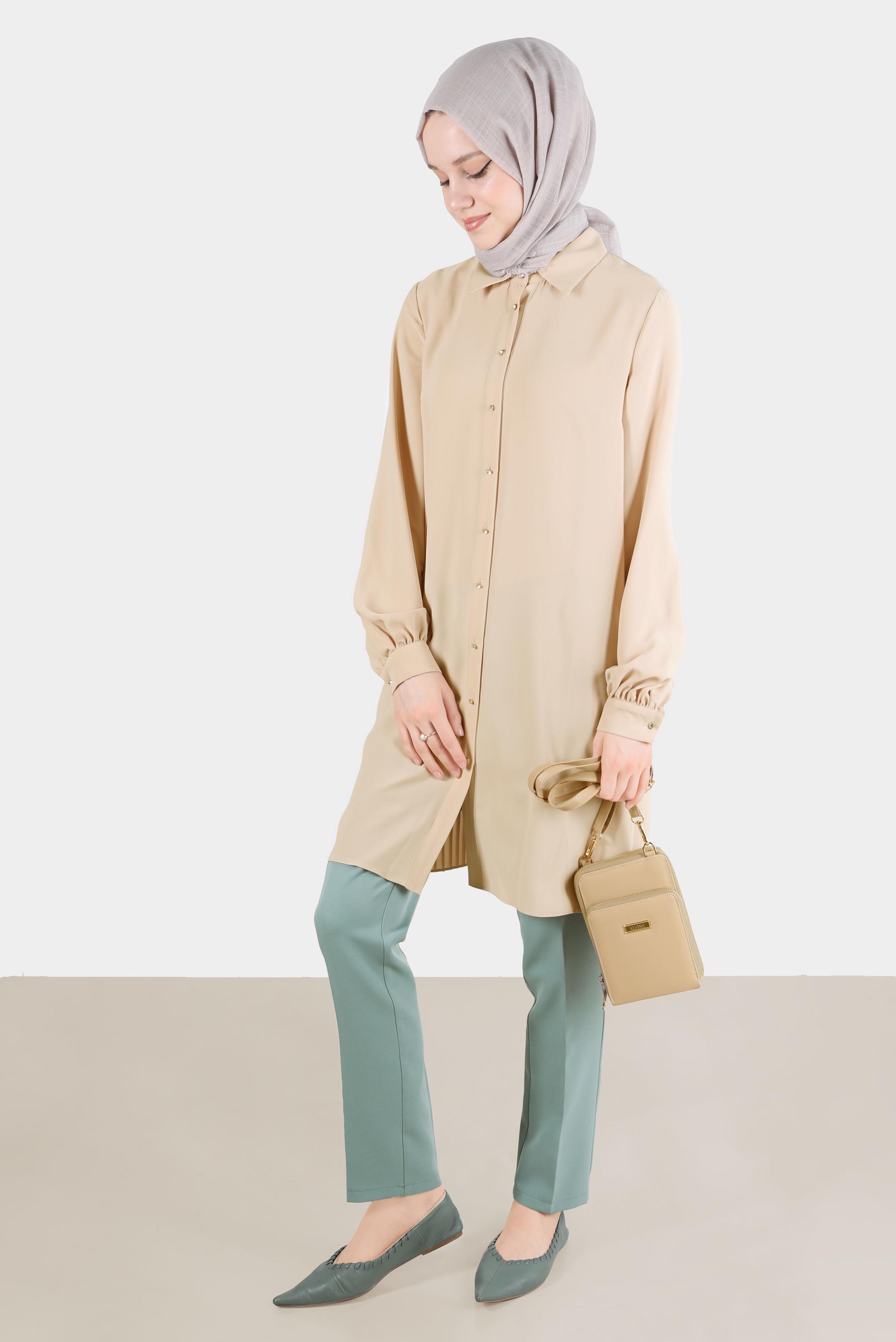 Tesettür giyim BEJ ARKASI PİLE DETAYLI TUNİK 42520 