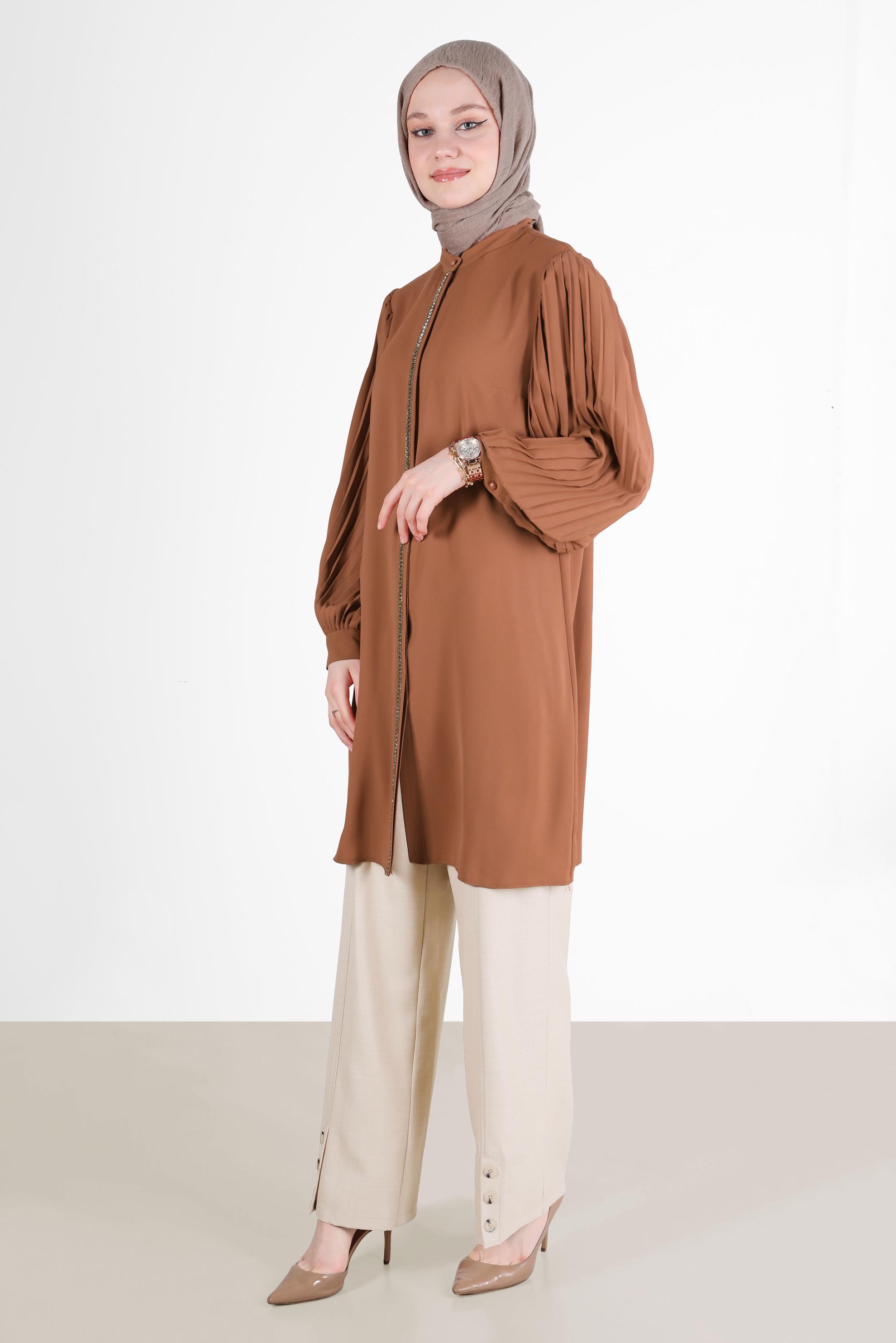 Tesettür giyim KAHVE PARLAK ŞERİT DETAYLI KOLLARI PİLELİ TUNİK 42521