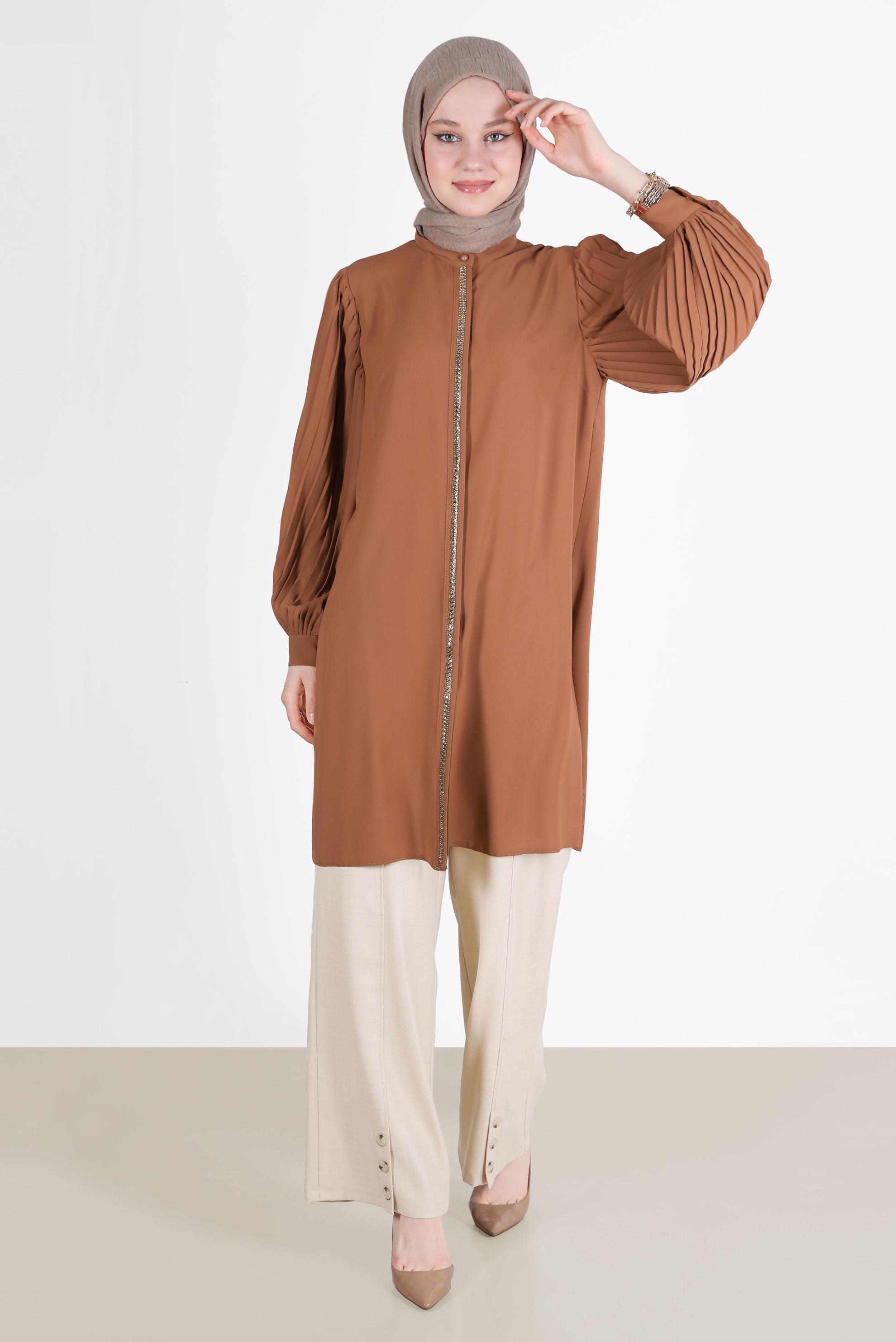Tesettür giyim KAHVE PARLAK ŞERİT DETAYLI KOLLARI PİLELİ TUNİK 42521