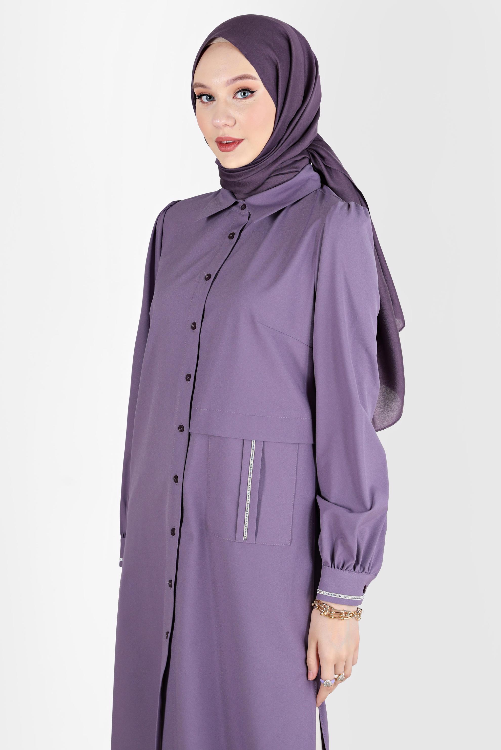 Tesettür giyim MOR TAŞ DETAYLI BOYDAN DÜĞMELİ TUNİK 42528 