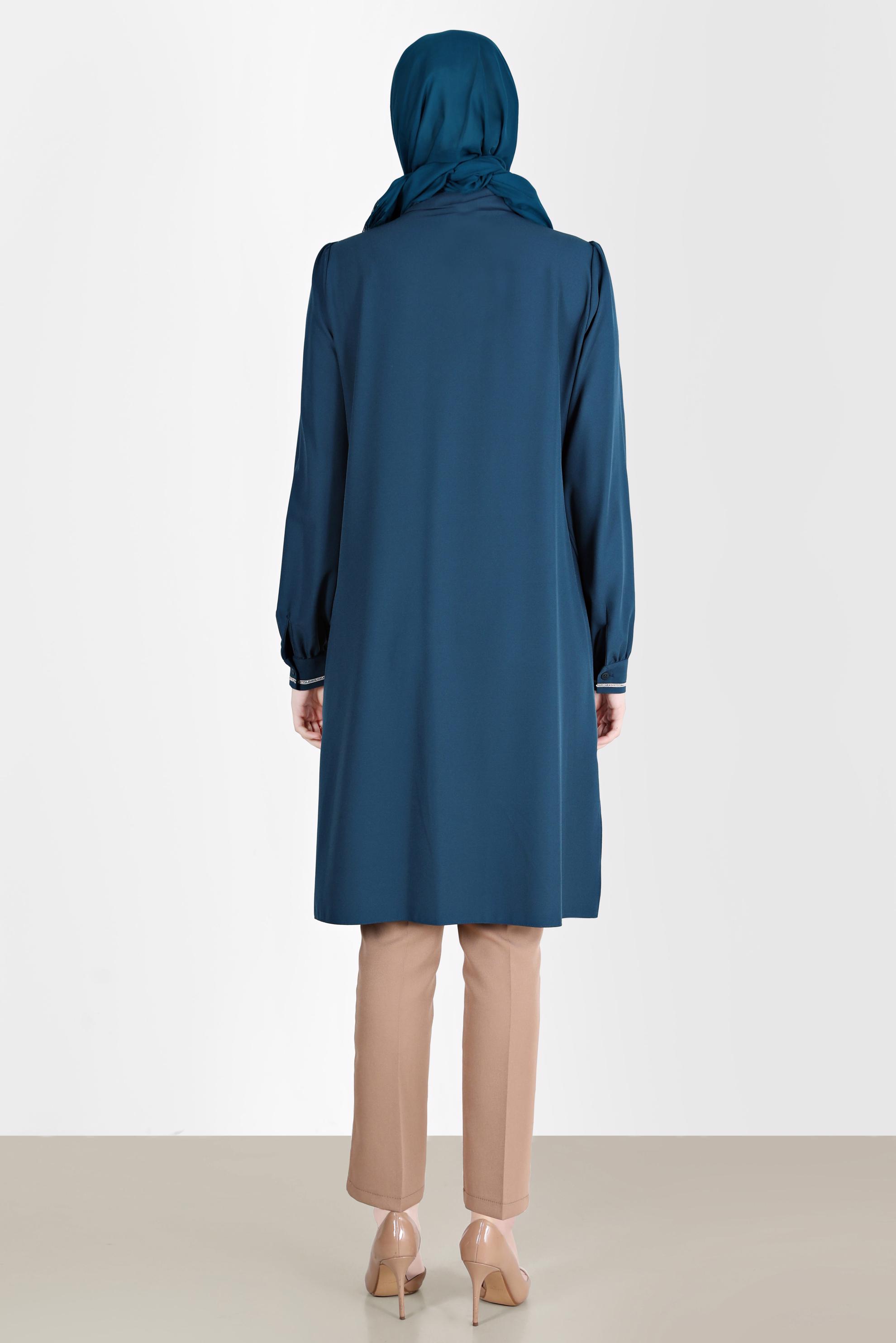 Tesettür giyim YEŞİL TAŞ DETAYLI BOYDAN DÜĞMELİ TUNİK 42528 