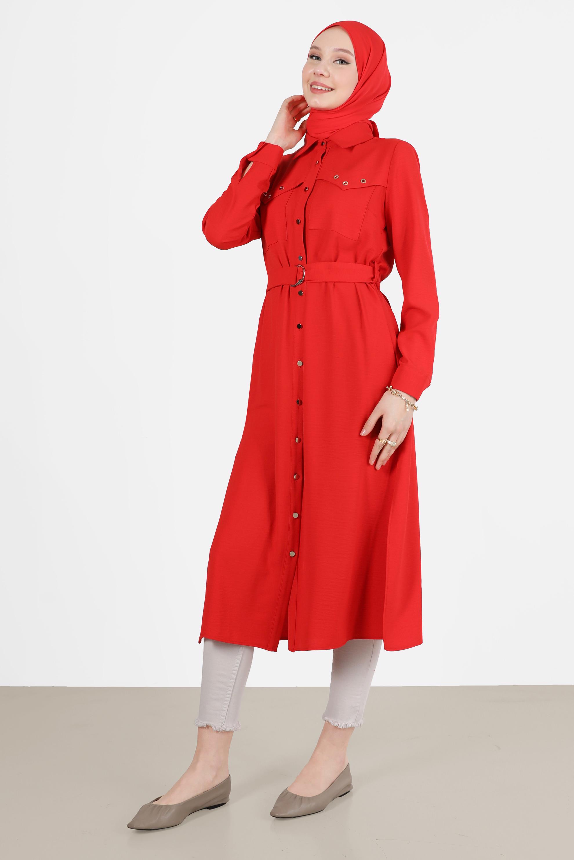 Tesettür giyim KIRMIZI BOYDAN DÜĞMELİ KUŞAKLI TUNİK 42536