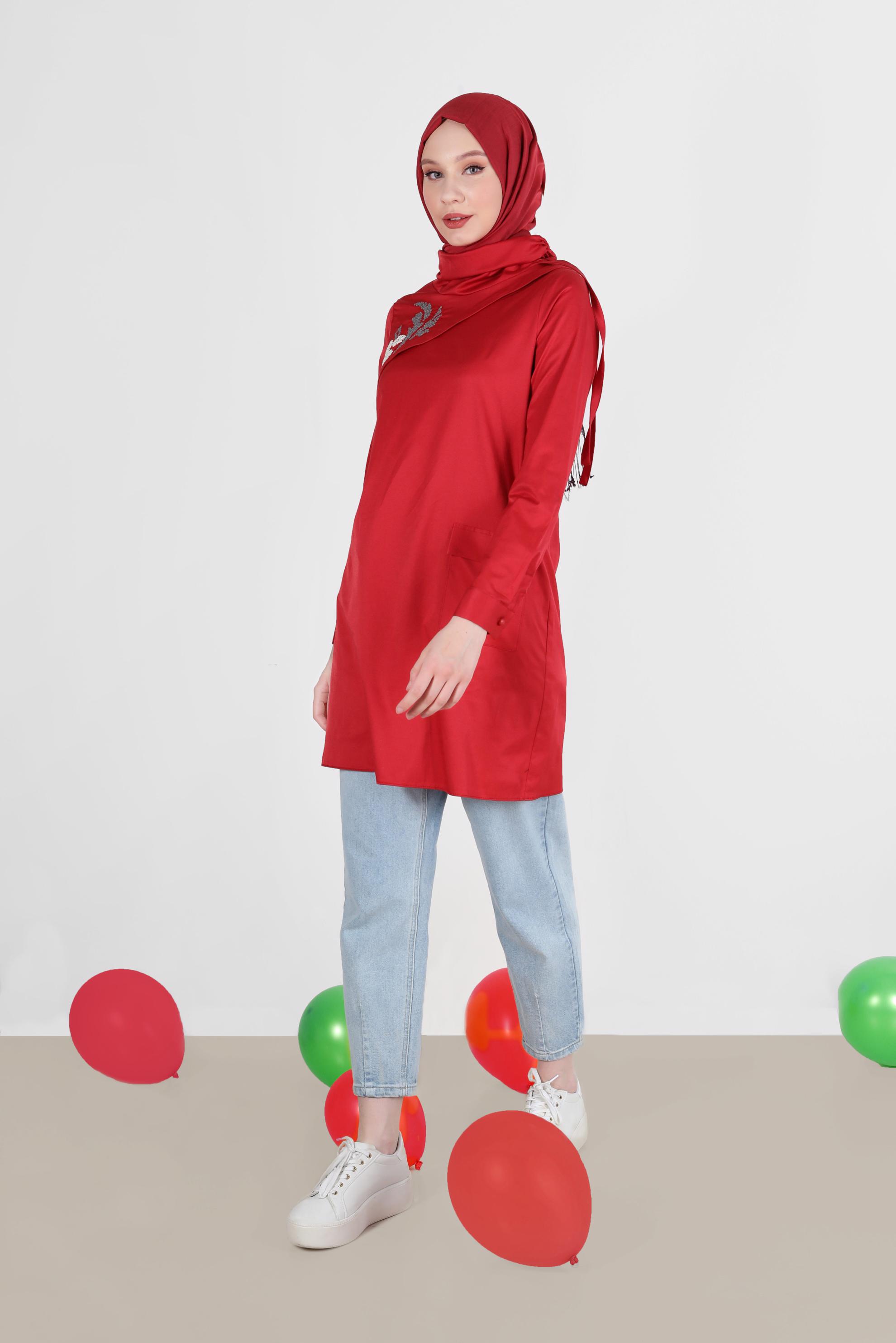 Tesettür giyim BORDO OMZU BÜZGÜ DETAYLI NAKIŞLI  TUNİK 42541 