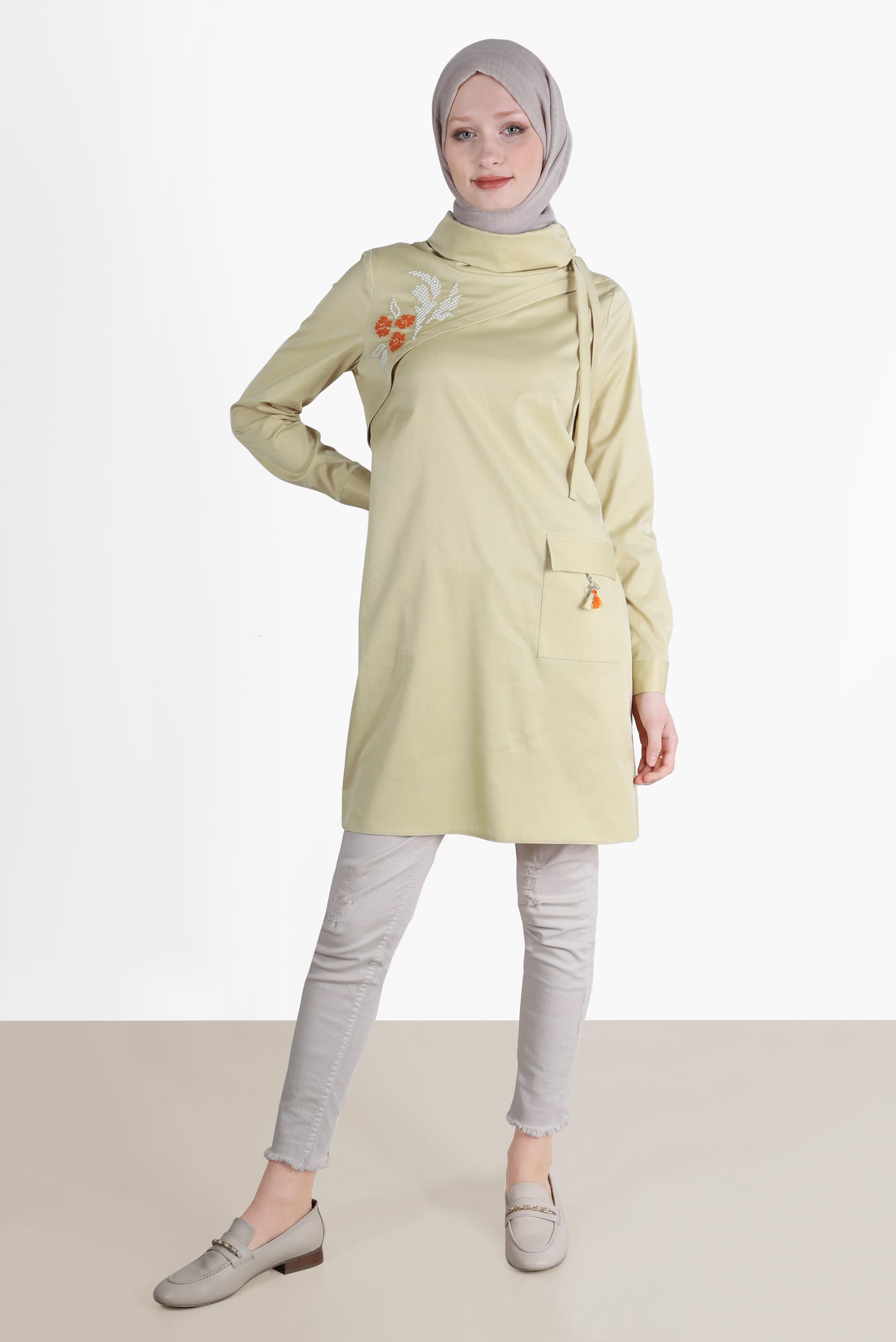 Tesettür giyim KUM OMZU BÜZGÜ DETAYLI NAKIŞLI  TUNİK 42541 