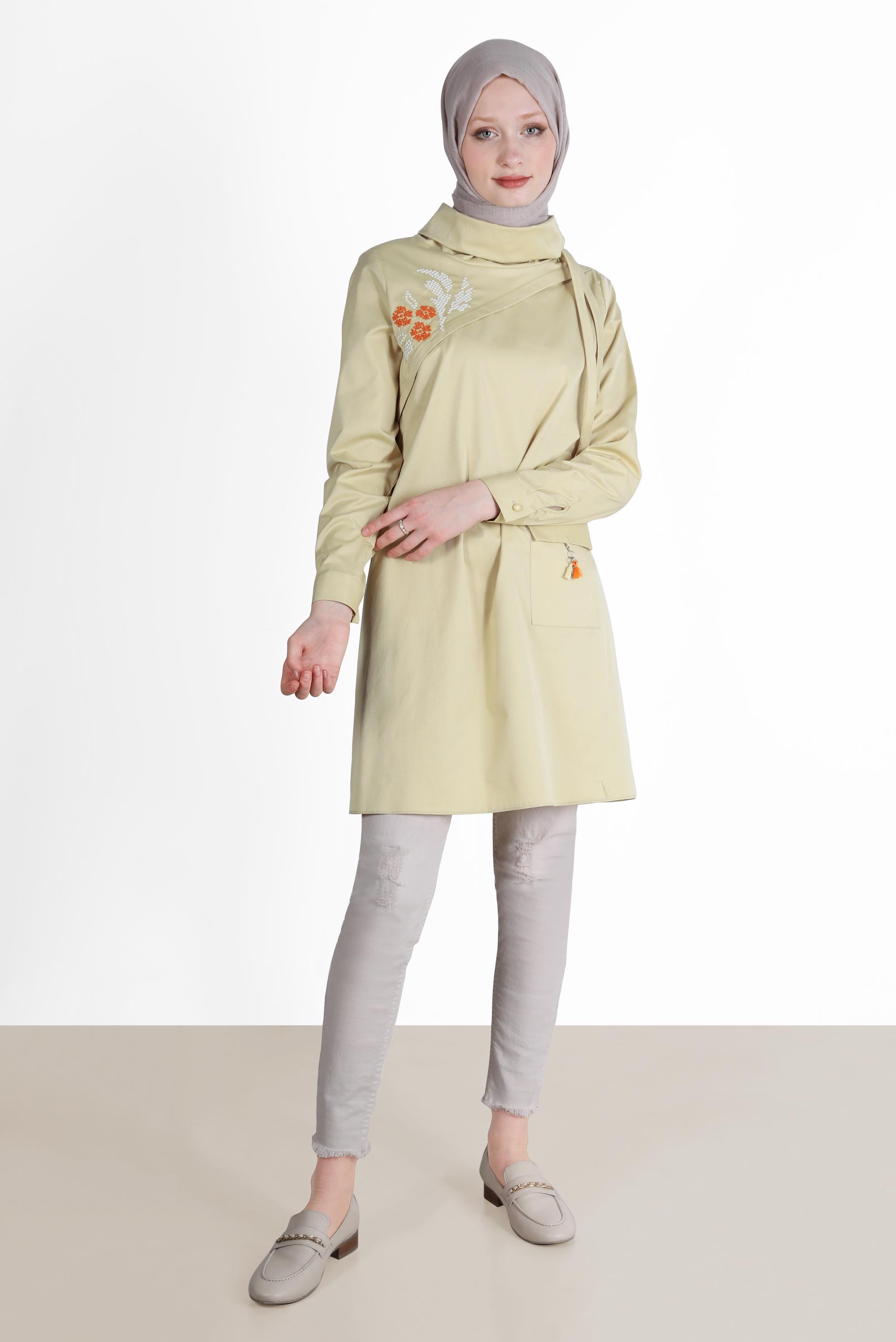 Tesettür giyim KUM OMZU BÜZGÜ DETAYLI NAKIŞLI  TUNİK 42541 