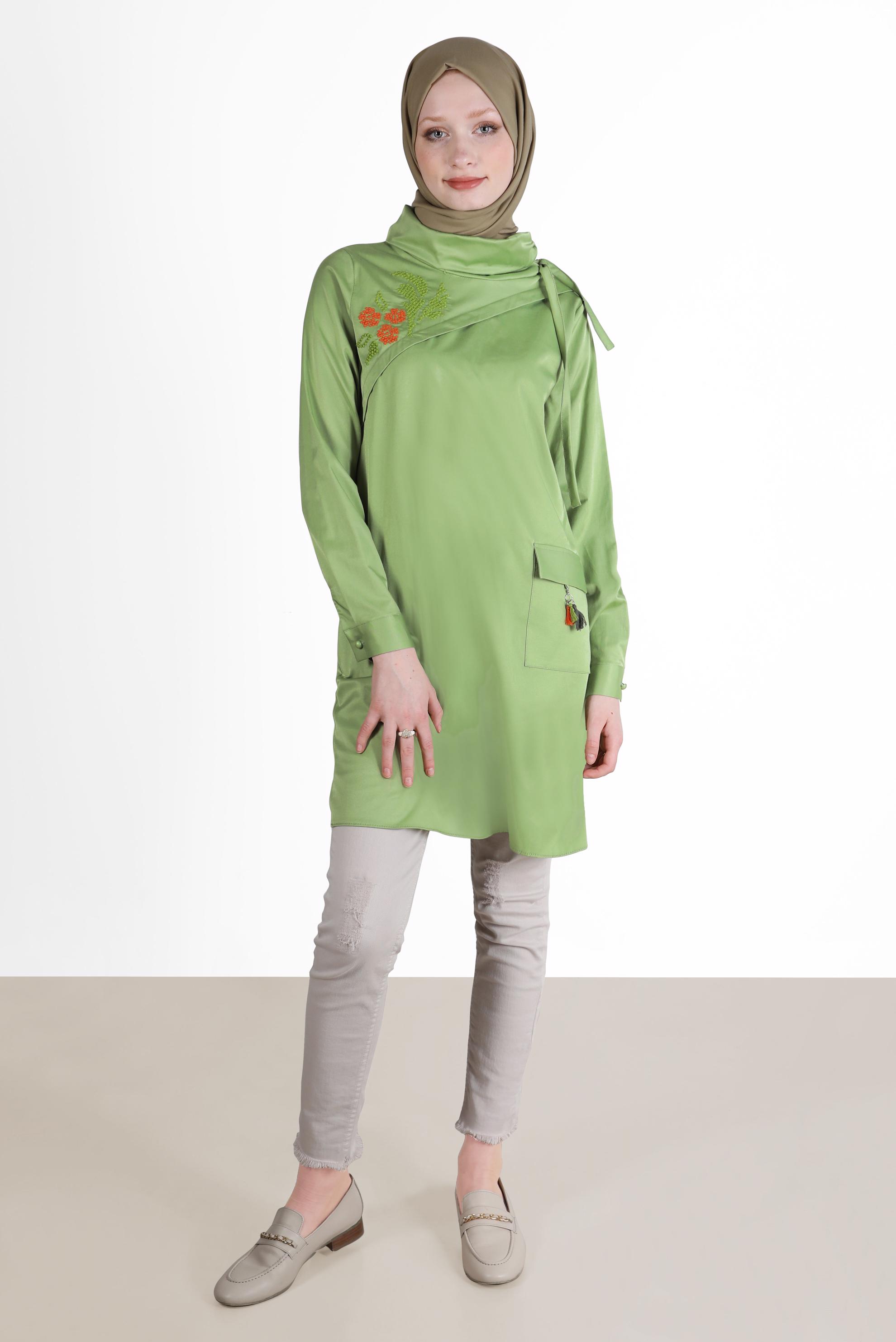 Tesettür giyim YEŞİL OMZU BÜZGÜ DETAYLI NAKIŞLI  TUNİK 42541 