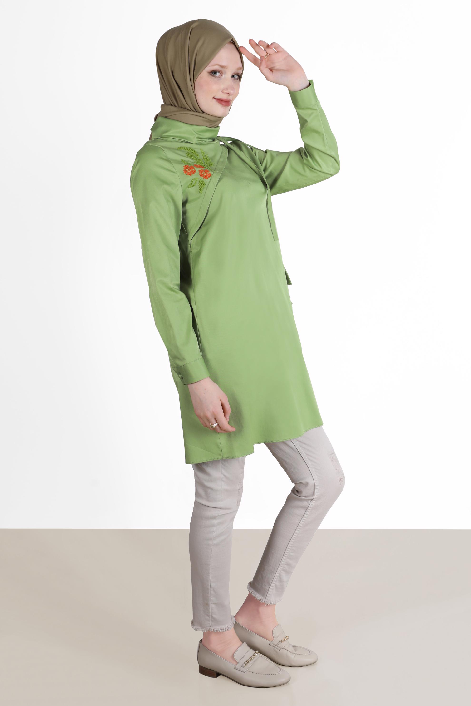 Tesettür giyim YEŞİL OMZU BÜZGÜ DETAYLI NAKIŞLI  TUNİK 42541 
