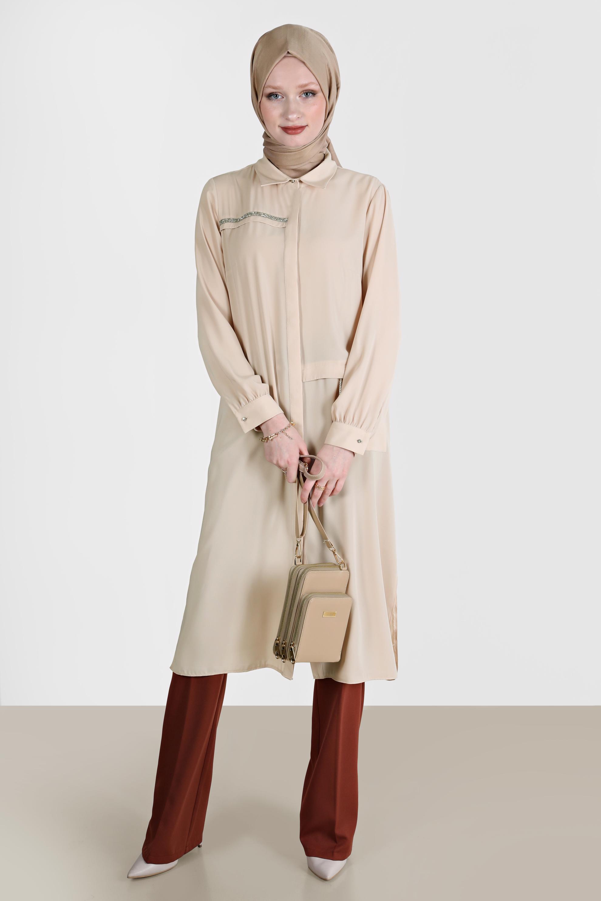 Tesettür giyim BEJ TAŞ DETAYLI GİZLİ DÜĞMELİ TUNİK 42544