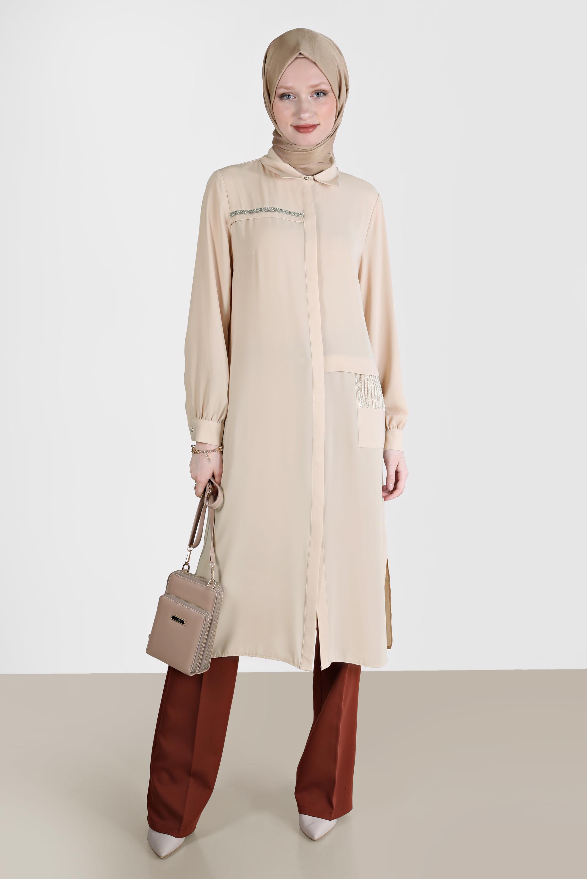 Tesettür giyim BEJ TAŞ DETAYLI GİZLİ DÜĞMELİ TUNİK 42544
