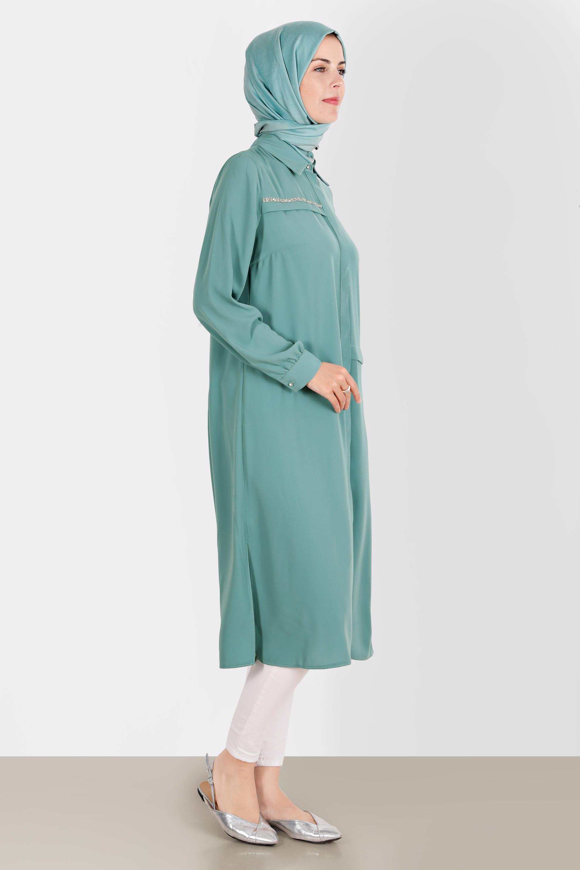 Tesettür giyim YEŞİL TAŞ DETAYLI GİZLİ DÜĞMELİ TUNİK 42544