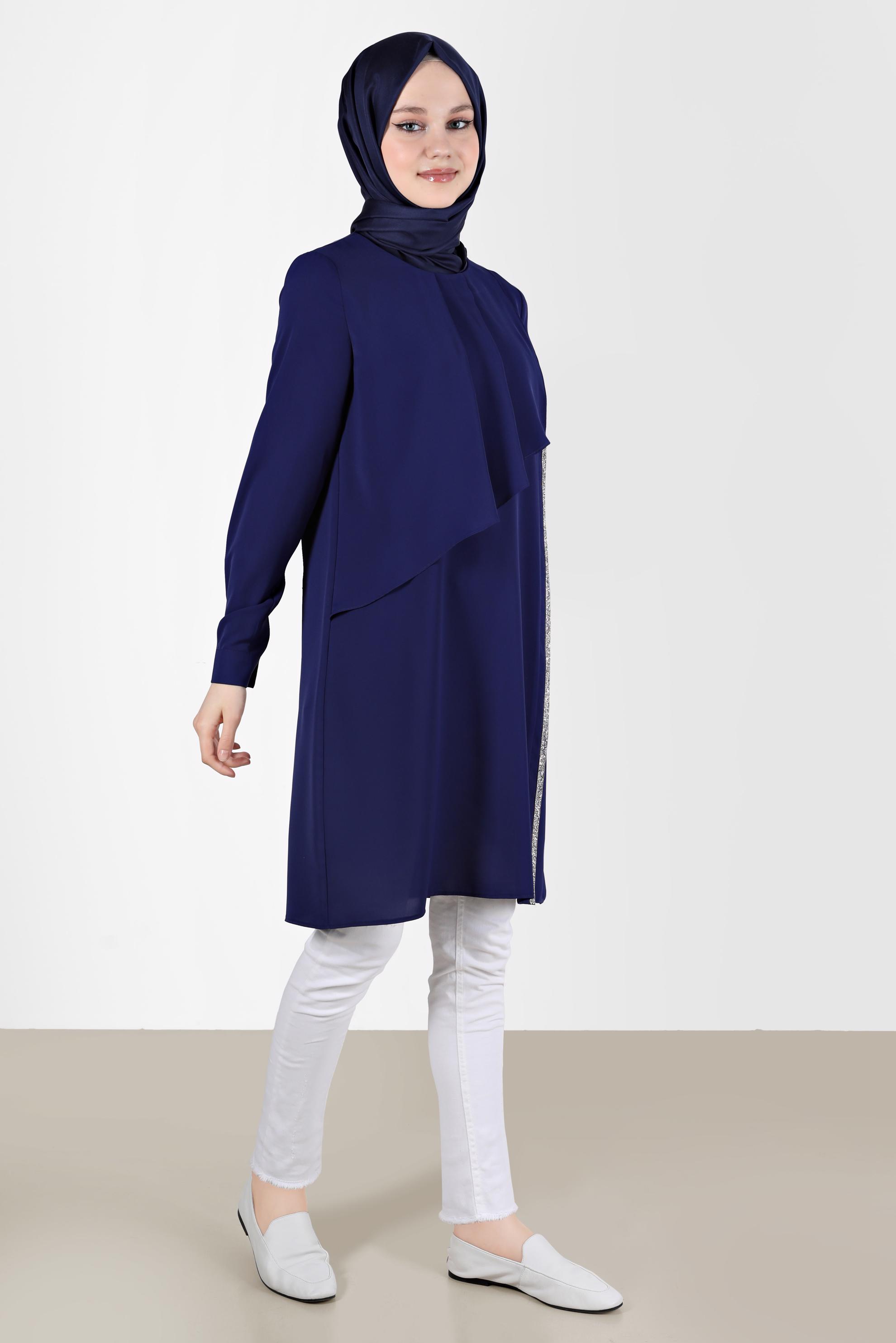 Tesettür giyim LACİVERT TAŞ ŞERİT DETAYLI VOLANLI TUNİK 42545 