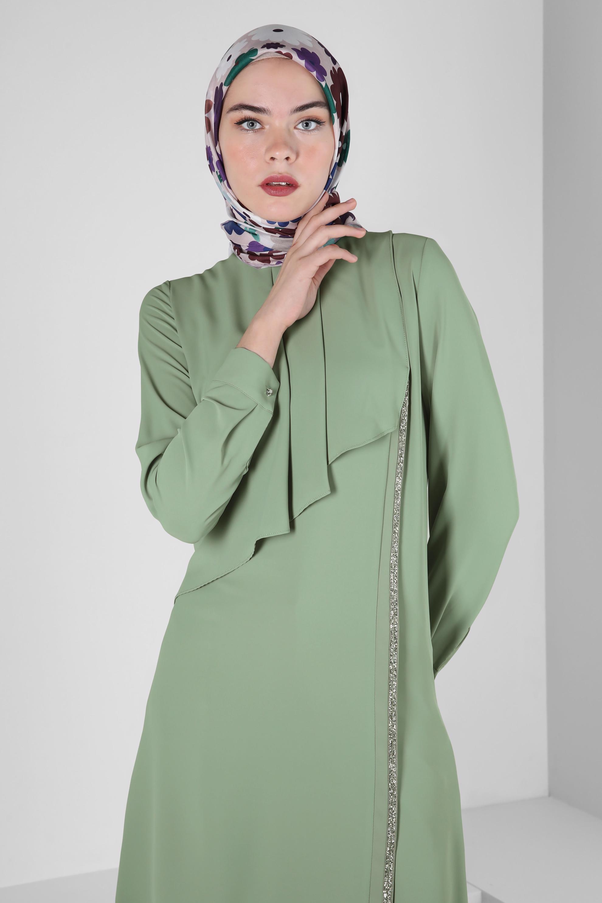 Tesettür giyim YEŞİL TAŞ ŞERİT DETAYLI VOLANLI TUNİK 42545 