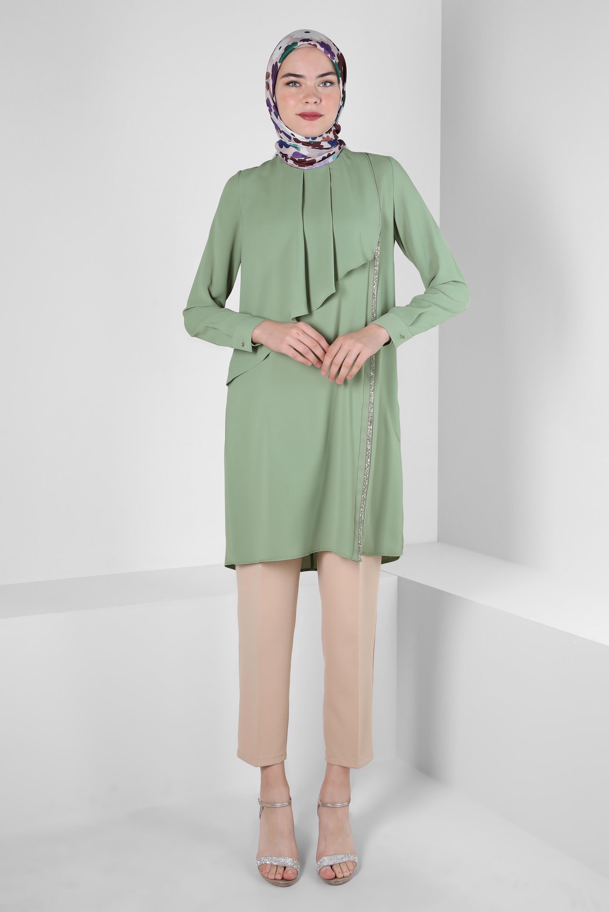 Tesettür giyim YEŞİL TAŞ ŞERİT DETAYLI VOLANLI TUNİK 42545 