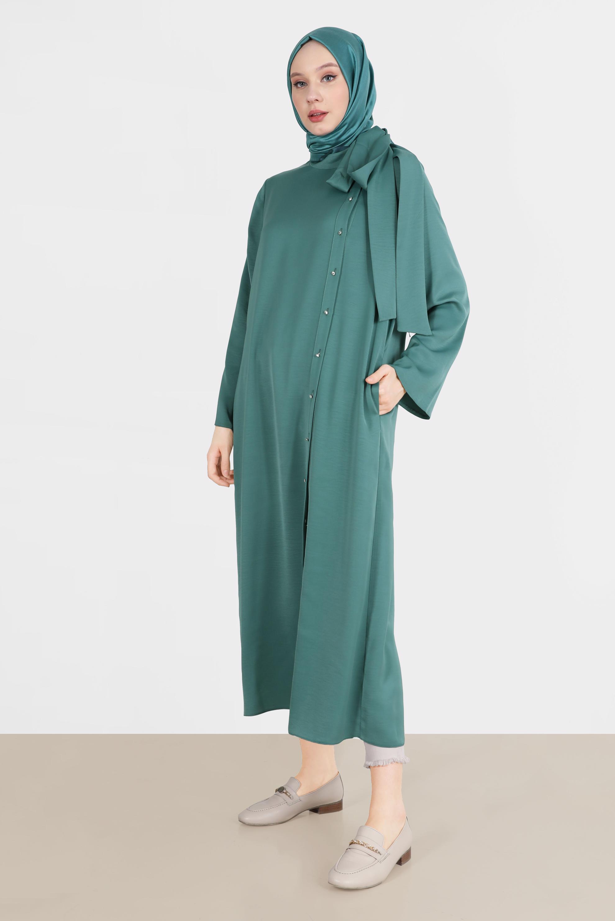 Tesettür giyim YEŞİL BAĞLAMA DETAYLI TAŞLI DÜĞMELİ SATEN TUNİK 42546 