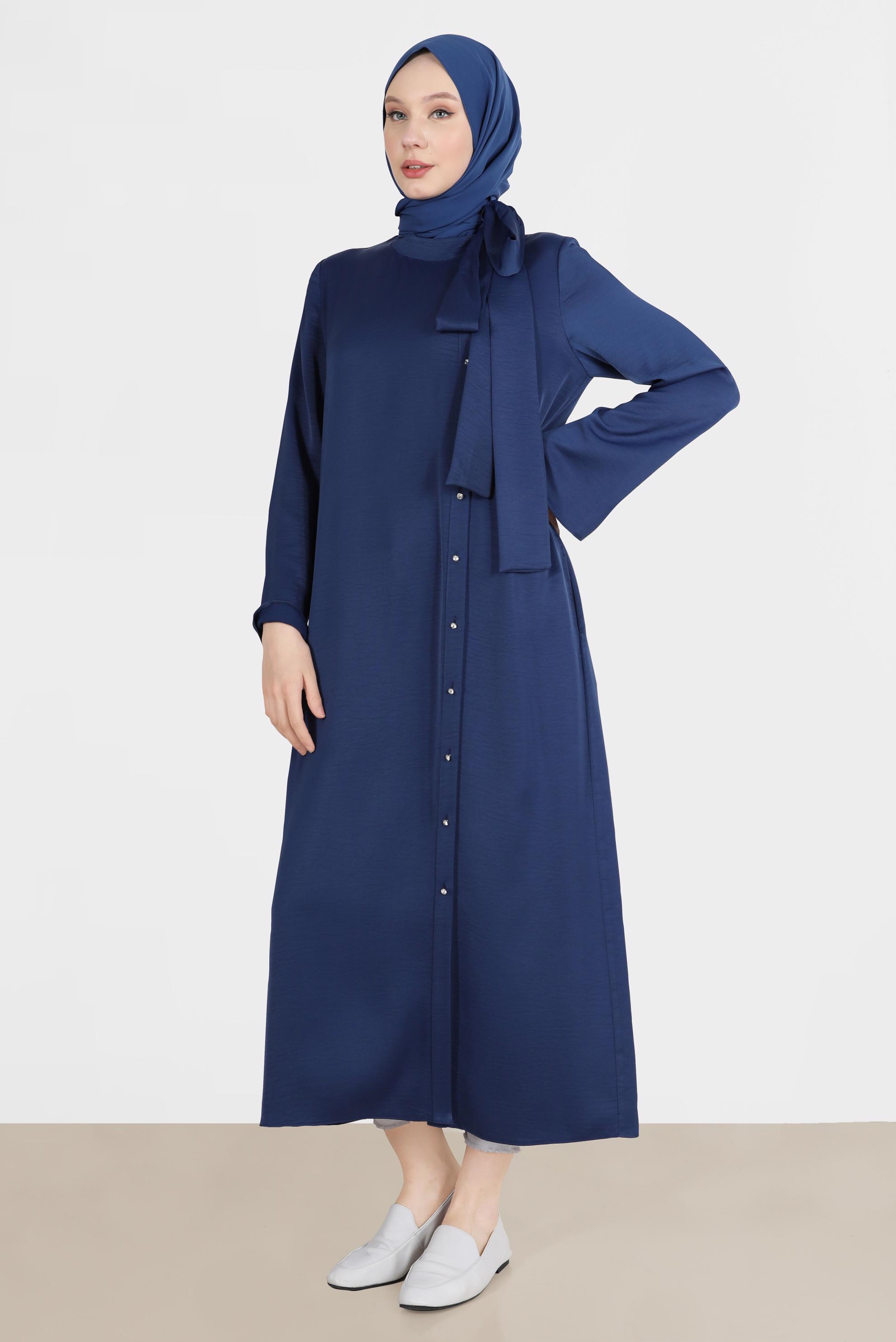 Tesettür giyim LACİVERT BAĞLAMA DETAYLI TAŞLI DÜĞMELİ SATEN TUNİK 42546 