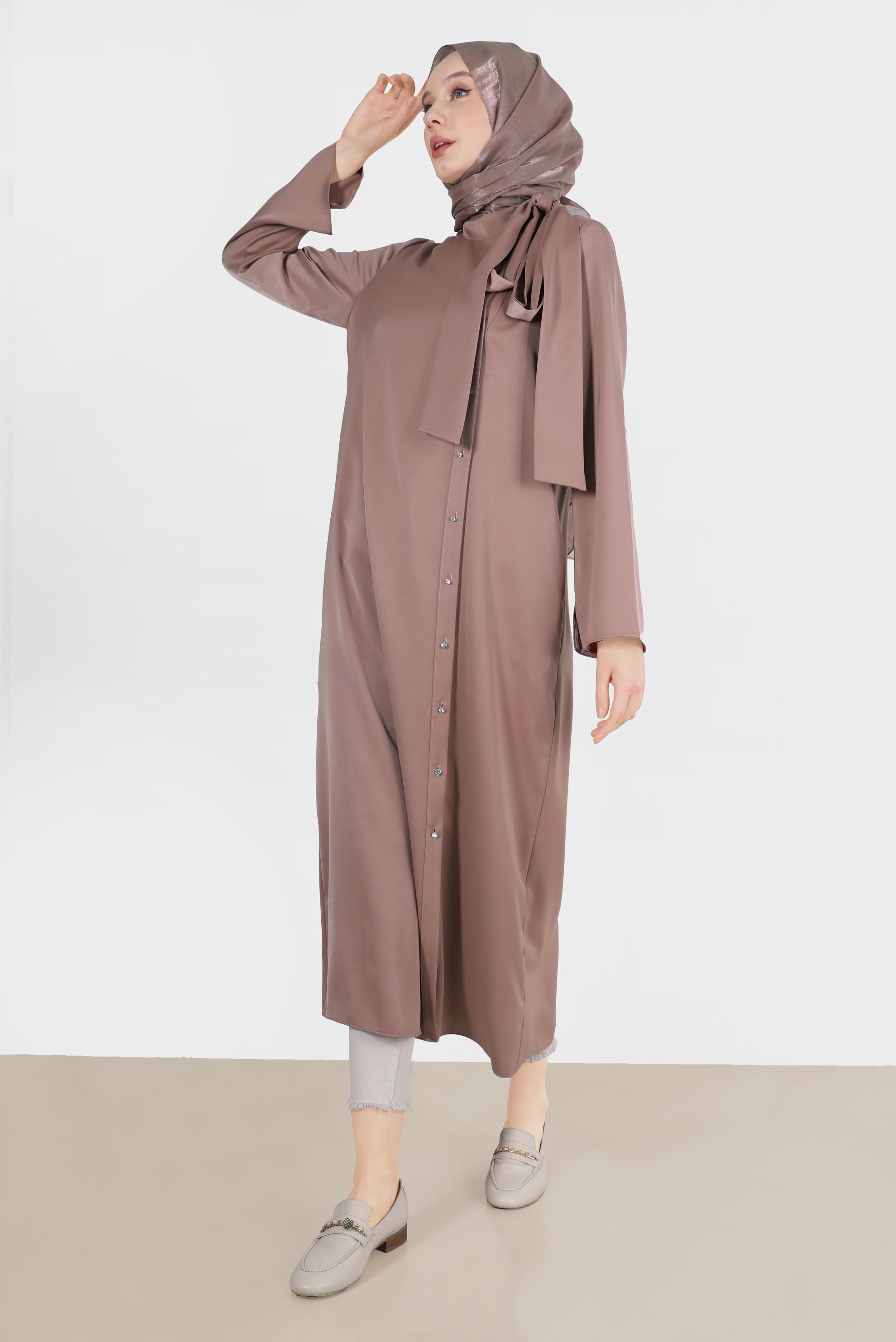 Tesettür giyim PEMBE BAĞLAMA DETAYLI TAŞLI DÜĞMELİ SATEN TUNİK 42546 