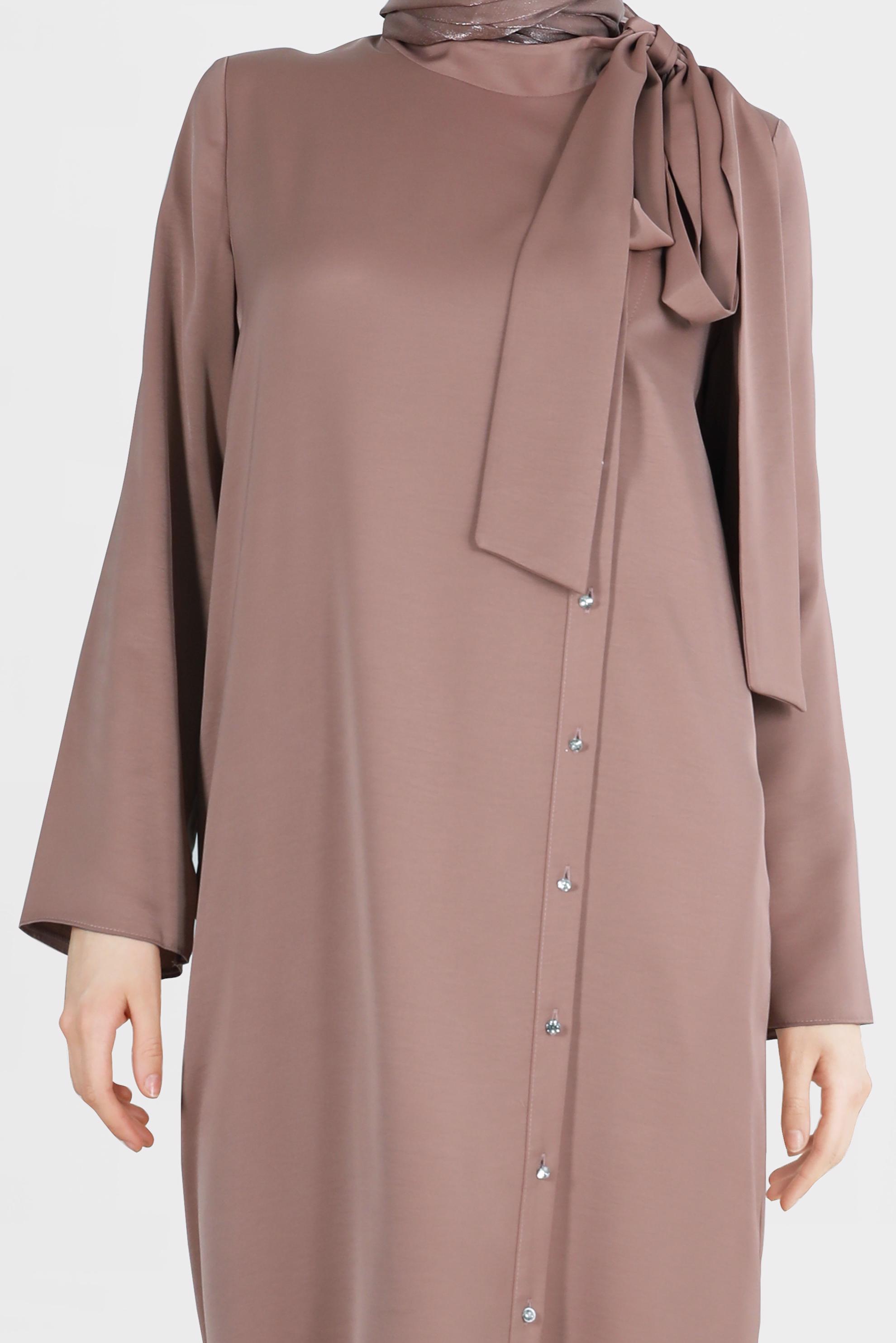 Tesettür giyim PEMBE BAĞLAMA DETAYLI TAŞLI DÜĞMELİ SATEN TUNİK 42546 