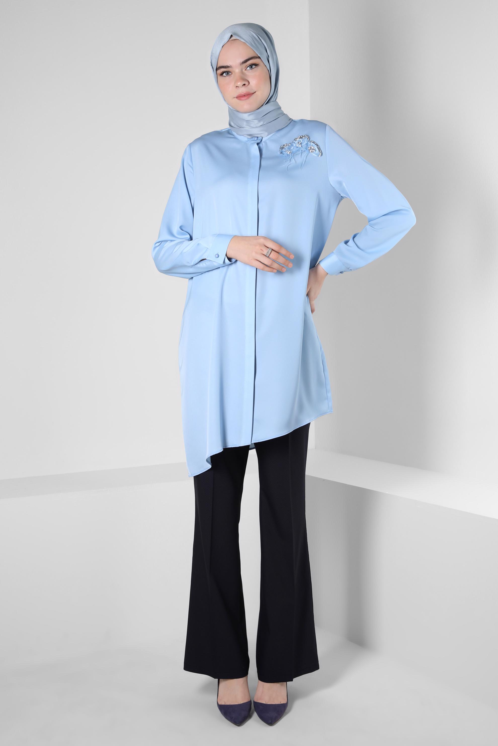 Tesettür giyim MAVİ İŞLEME DETAYLI ASİMETRİK KESİM TUNİK 42564 