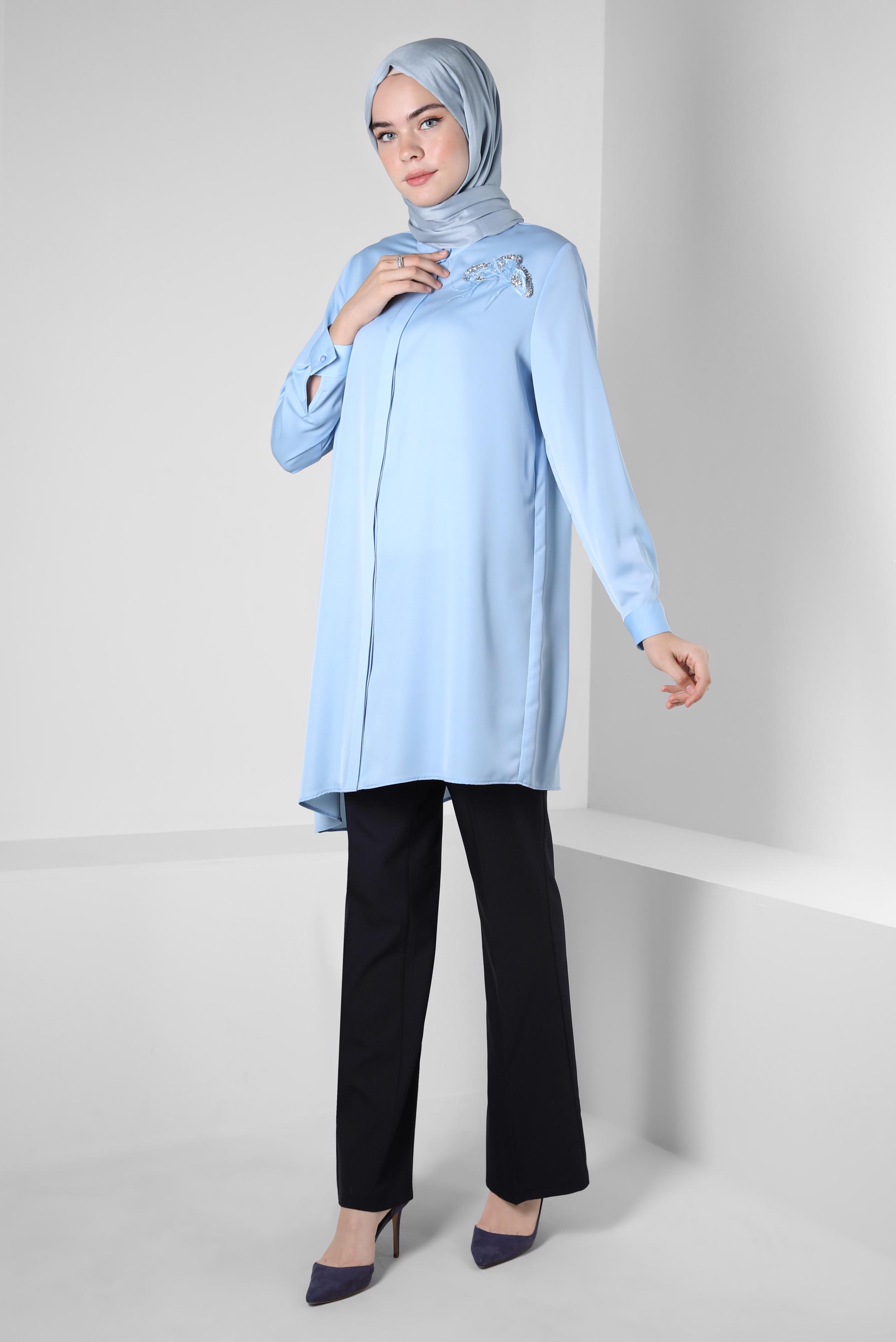 Tesettür giyim MAVİ İŞLEME DETAYLI ASİMETRİK KESİM TUNİK 42564 