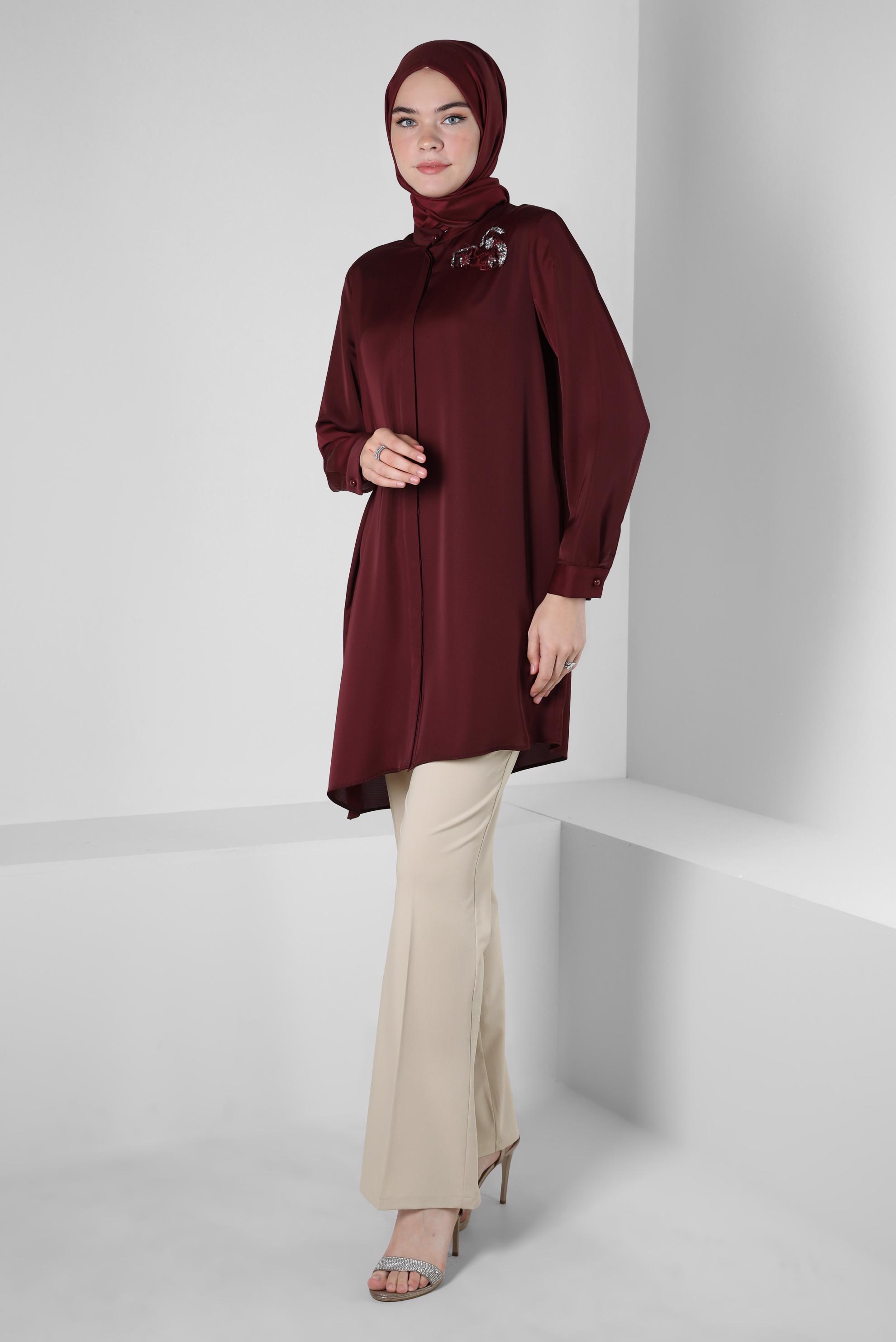 Tesettür giyim BORDO İŞLEME DETAYLI ASİMETRİK KESİM TUNİK 42564 