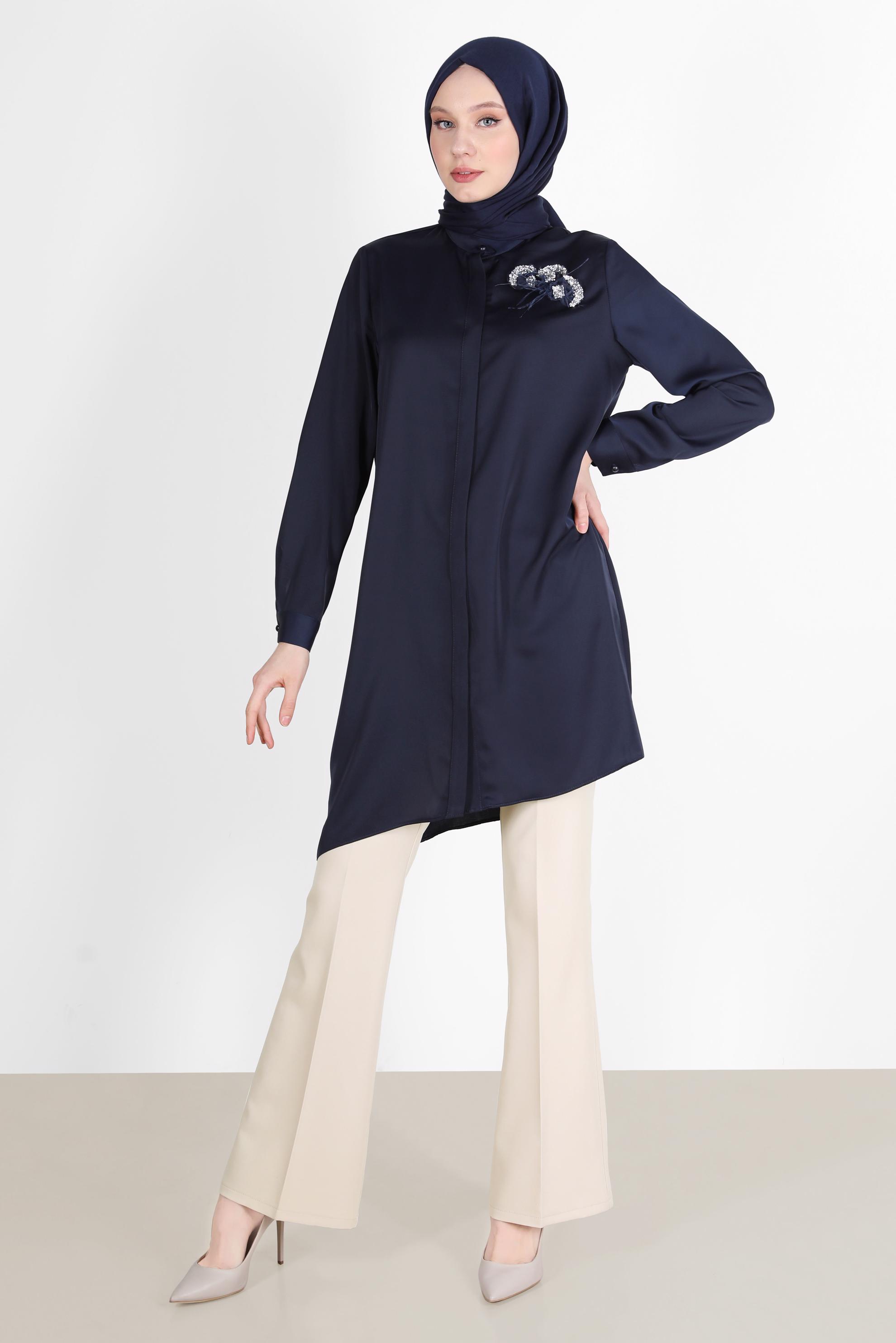 Tesettür giyim LACİVERT İŞLEME DETAYLI ASİMETRİK KESİM TUNİK 42564 