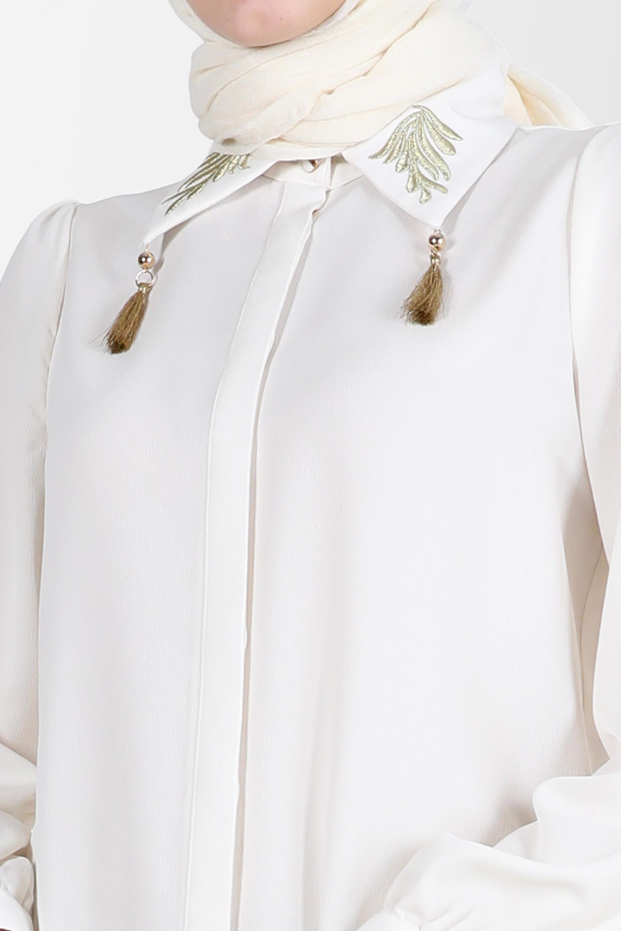 Tesettür giyim BEYAZ YAKASI NAKIŞLI PÜSKÜL DETAYLI TUNİK 42582 