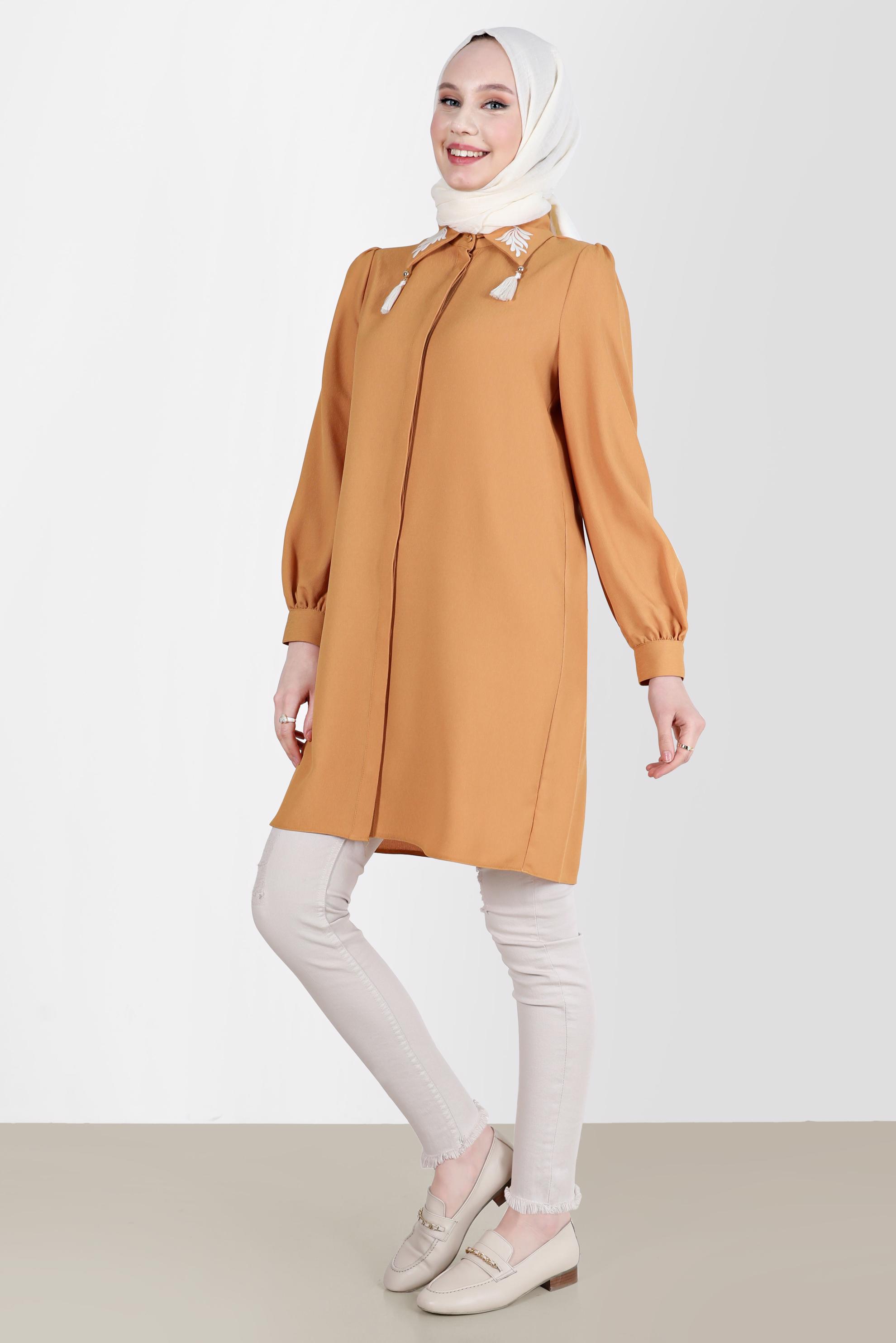 Tesettür giyim SARI YAKASI NAKIŞLI PÜSKÜL DETAYLI TUNİK 42582 