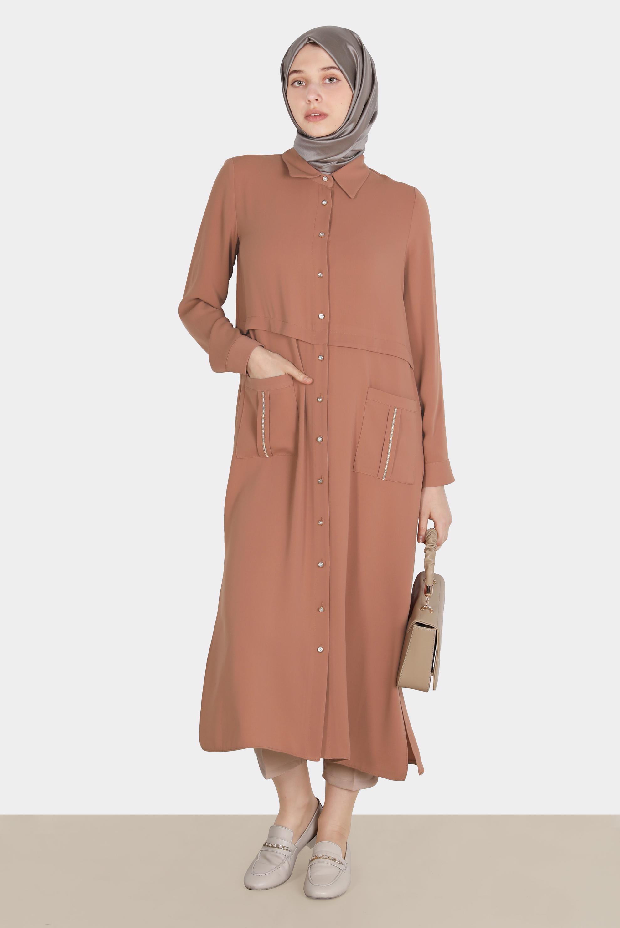 Tesettür giyim KAHVE CEPLERİ TAŞLI DÜĞMELİ TUNİK 42583 