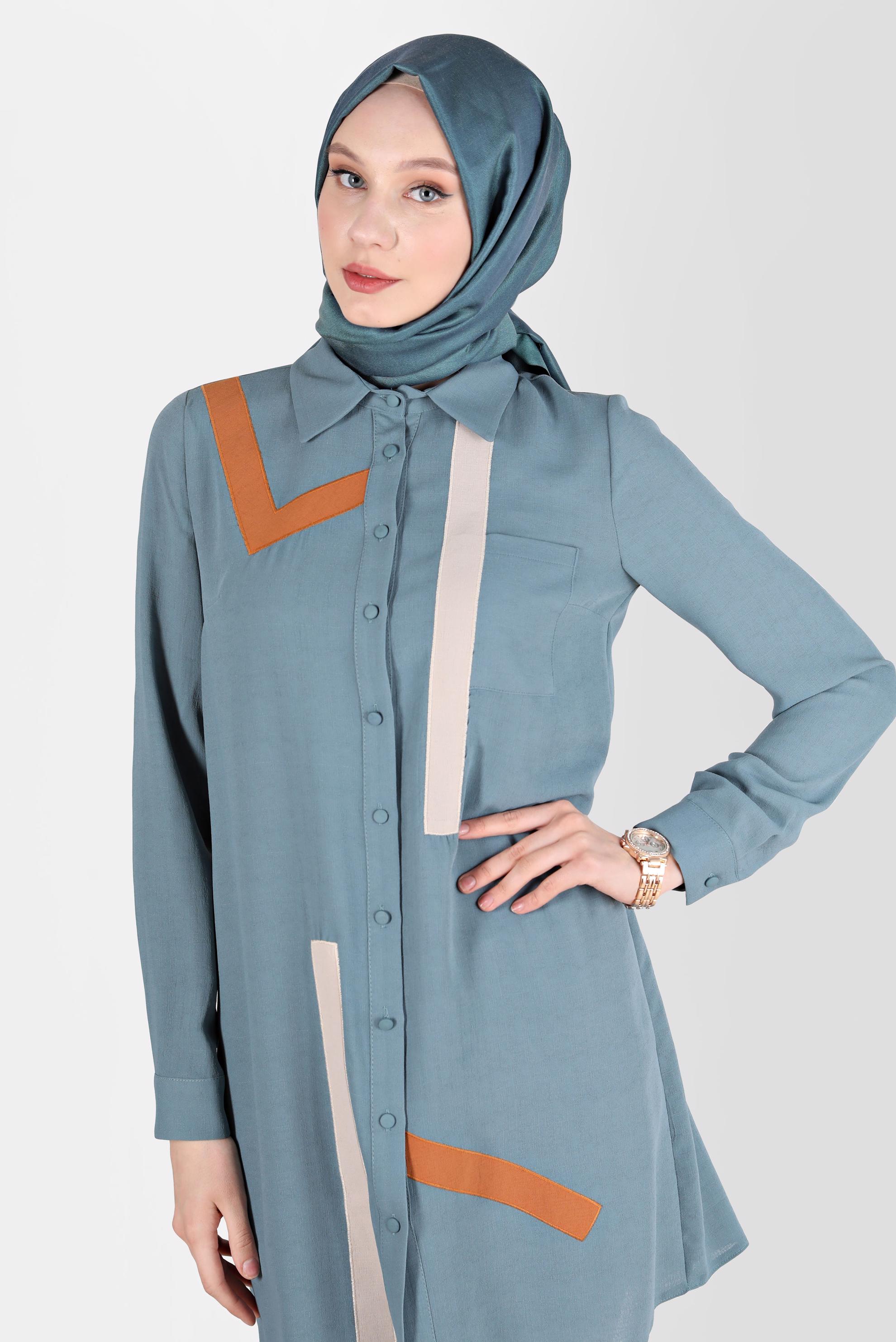 Tesettür giyim MAVİ GEOMETRİK ŞEKİL DETAYLI TUNİK 42602 