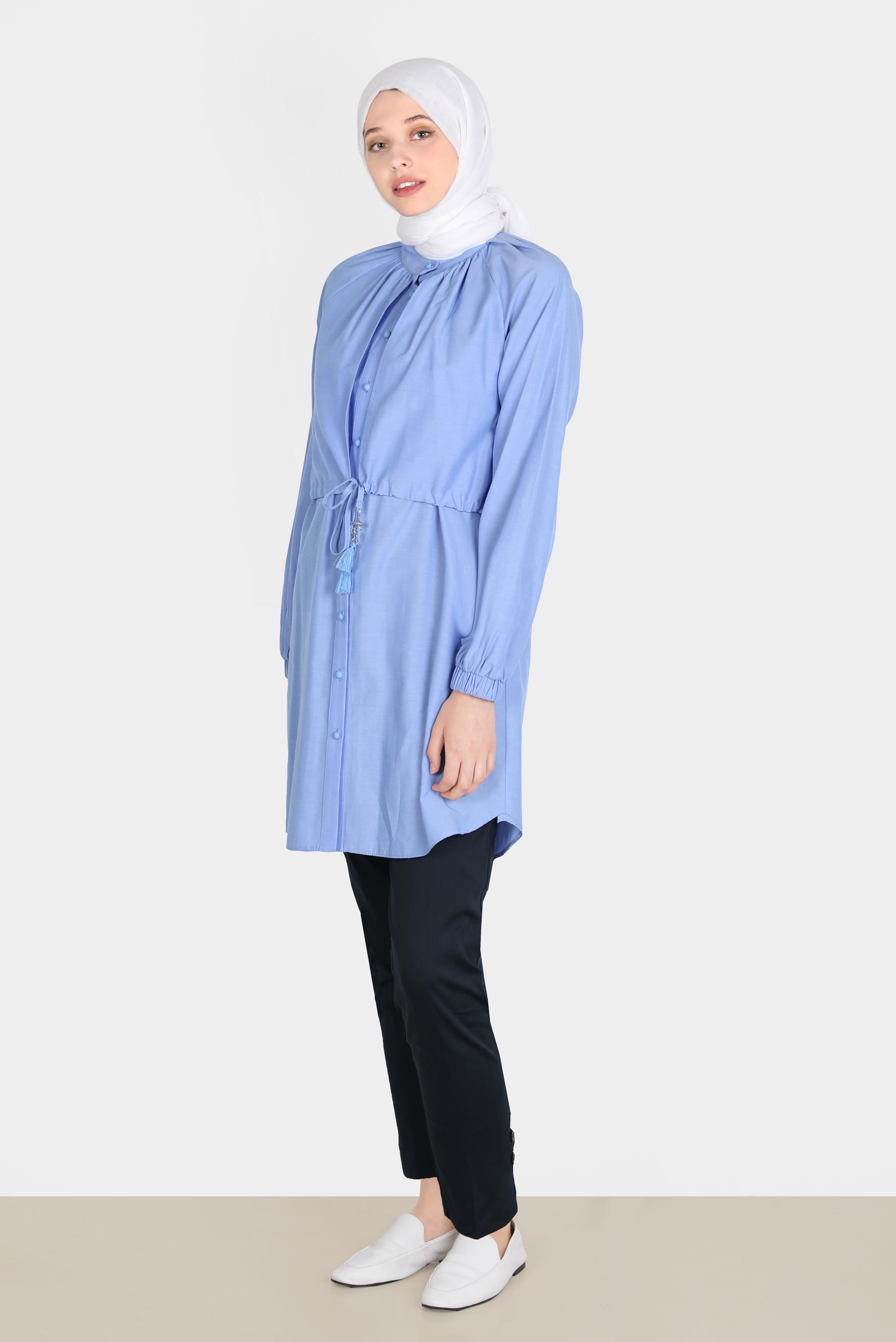 Tesettür giyim MAVİ BELİ BÜZGÜLÜ DÜĞMELİ PAMUKLU TUNİK 42636 