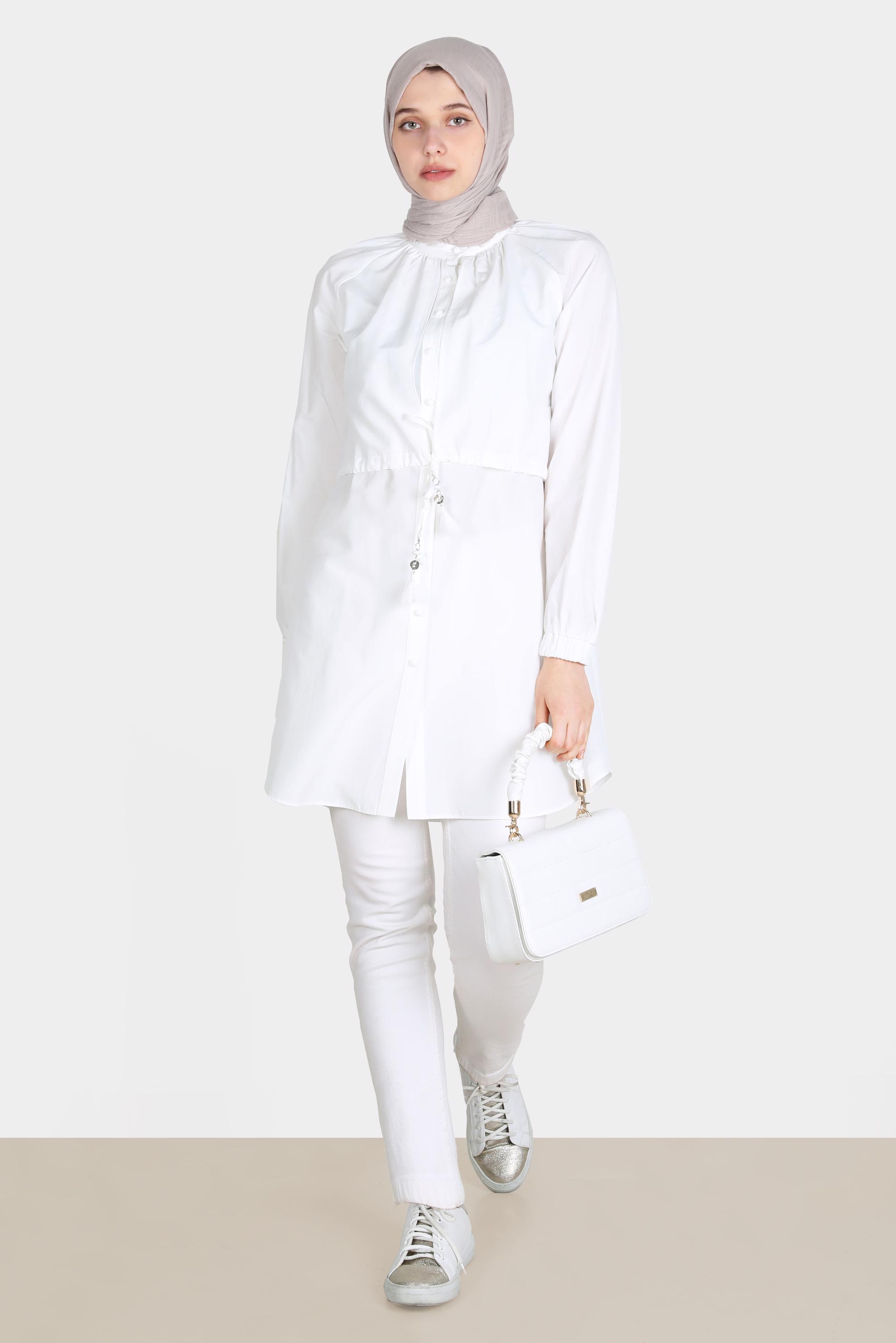 Tesettür giyim BEYAZ BELİ BÜZGÜLÜ DÜĞMELİ PAMUKLU TUNİK 42636 