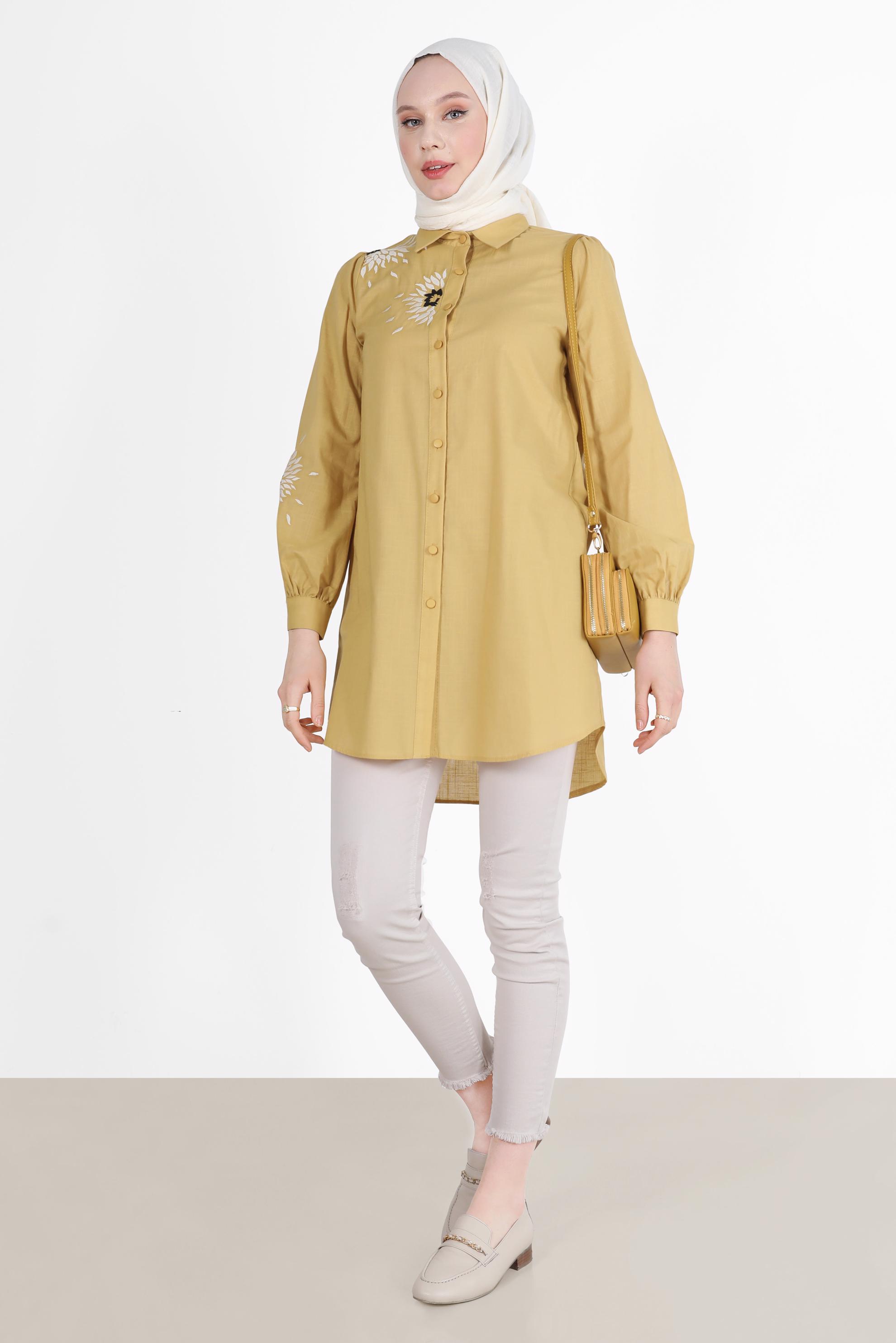 Tesettür giyim SARI NAKIŞ DETAYLI BOYDAN DÜĞMELİ PAMUKLU TUNİK 42638 