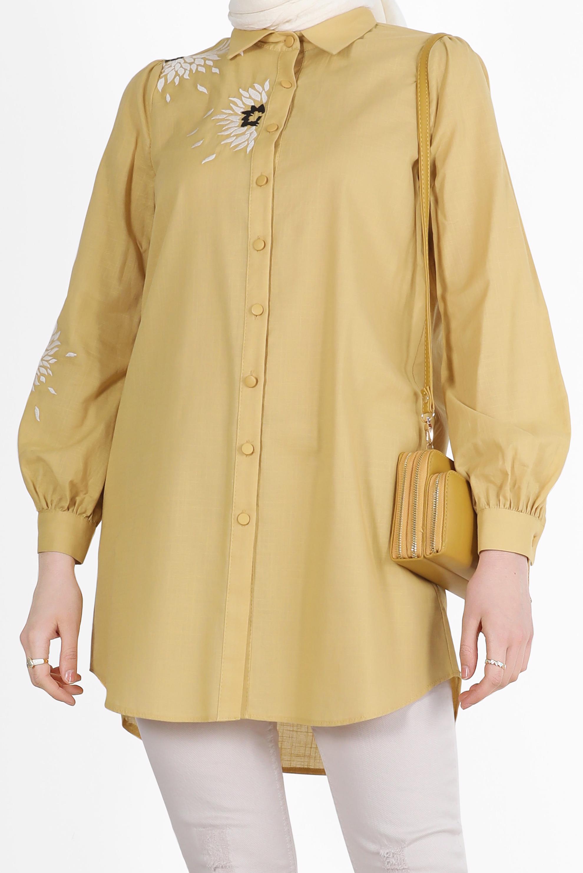 Tesettür giyim SARI NAKIŞ DETAYLI BOYDAN DÜĞMELİ PAMUKLU TUNİK 42638 