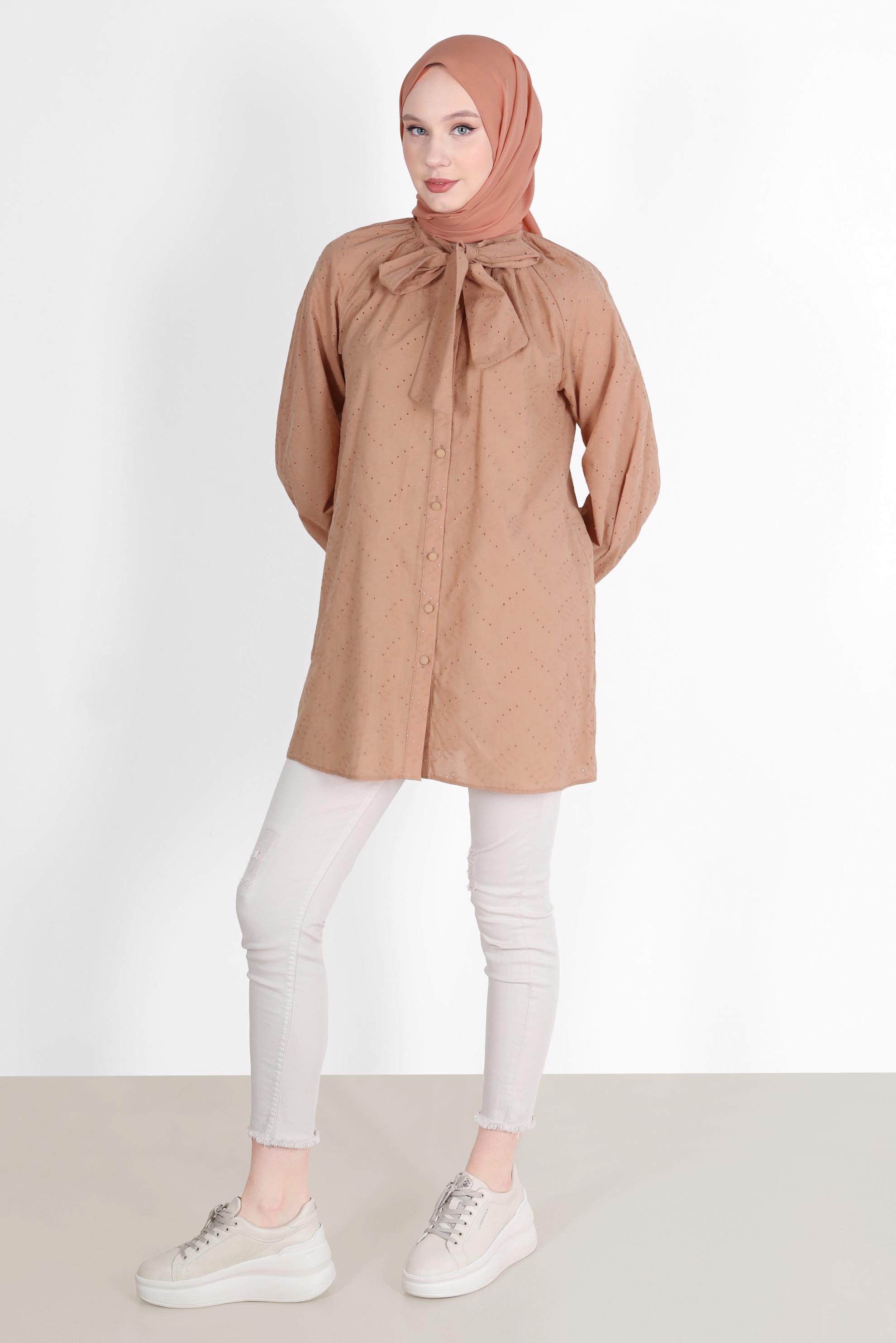 Tesettür giyim KAHVE BAĞLAMA DETAYLI DÜĞMELİ FİSTOLU PAMUKLU TUNİK 42682