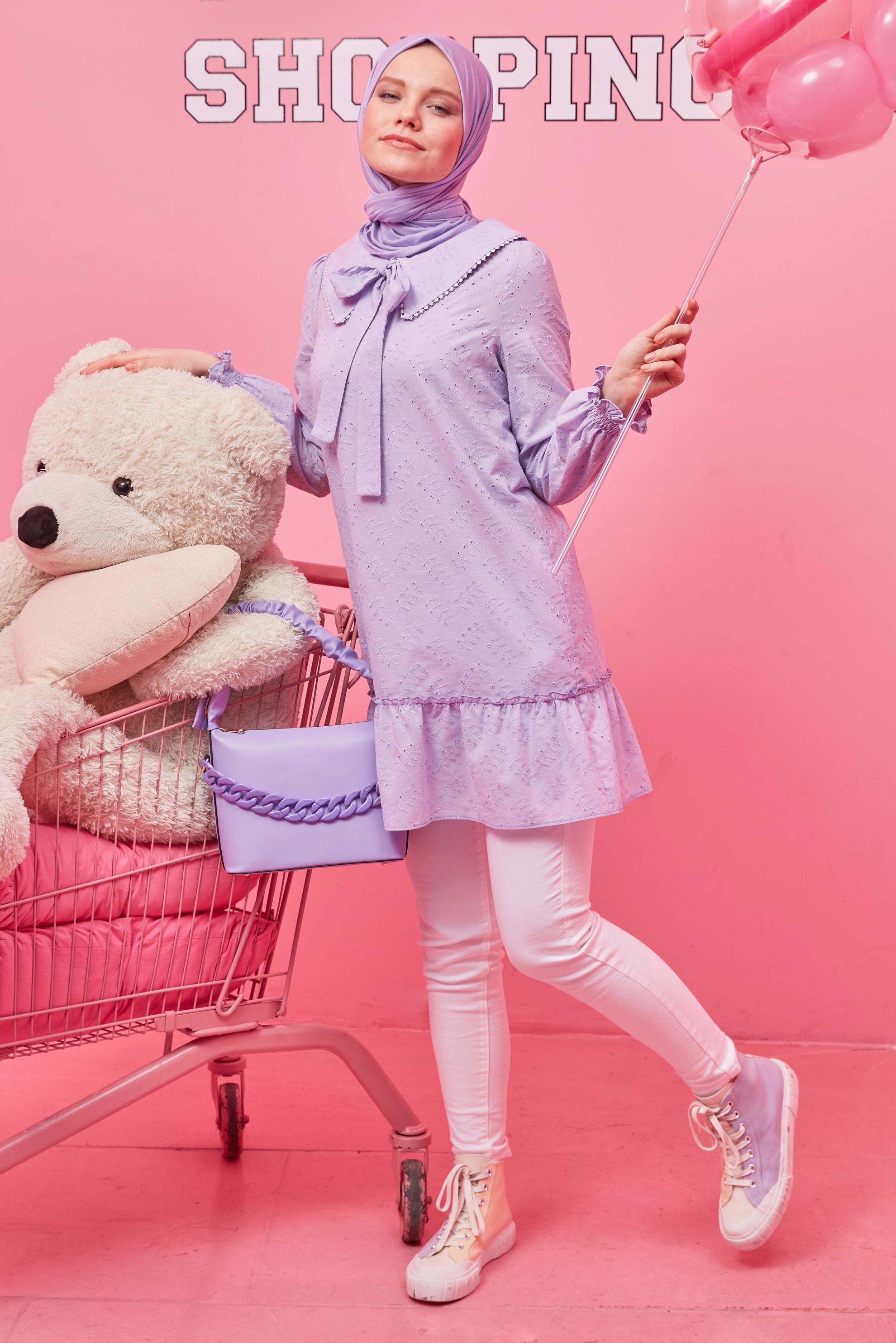 Tesettür giyim MOR YAKA DETAYLI FİSTOLU PAMUKLU TUNİK 42684 