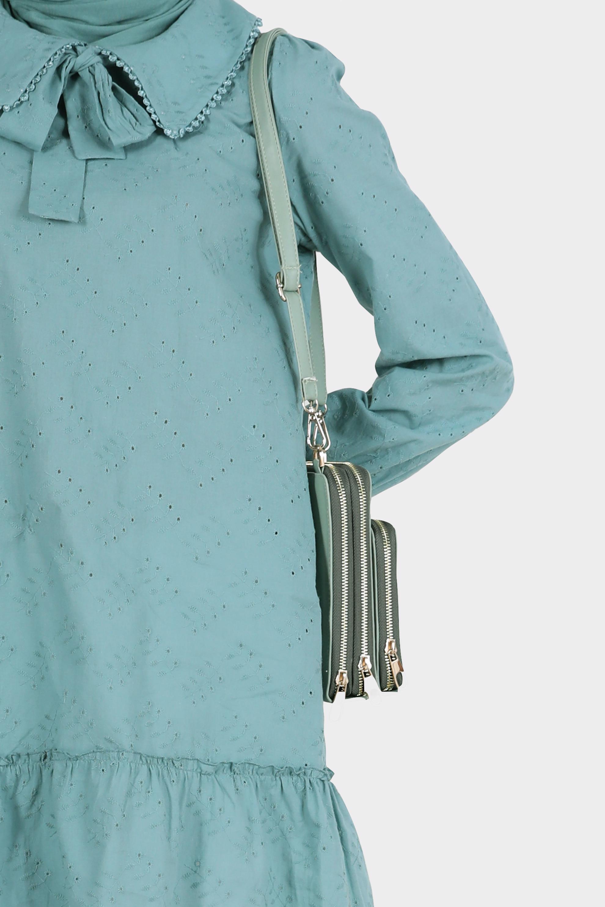 Tesettür giyim MAVİ YAKA DETAYLI FİSTOLU PAMUKLU TUNİK 42684 