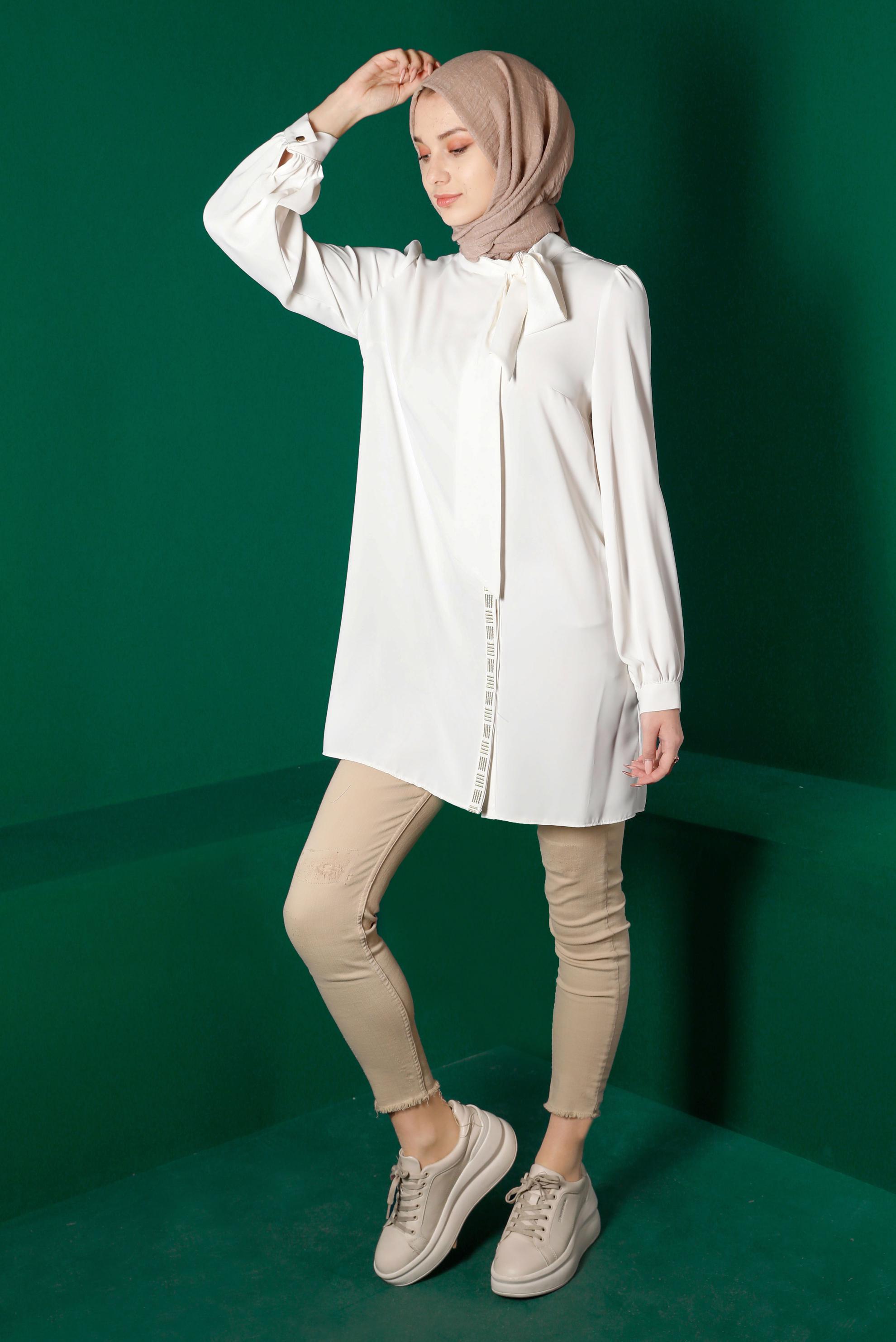 Tesettür giyim BEYAZ BAĞLAMA DETAYLI NAKIŞLI TUNİK 42691